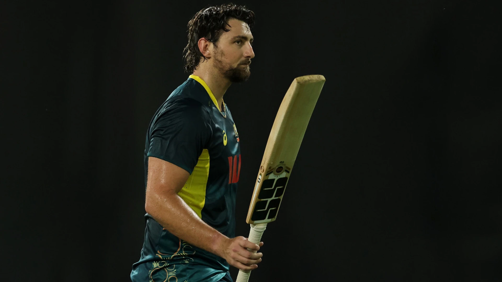 David masterclass saves Aussie as Maphaka takes four