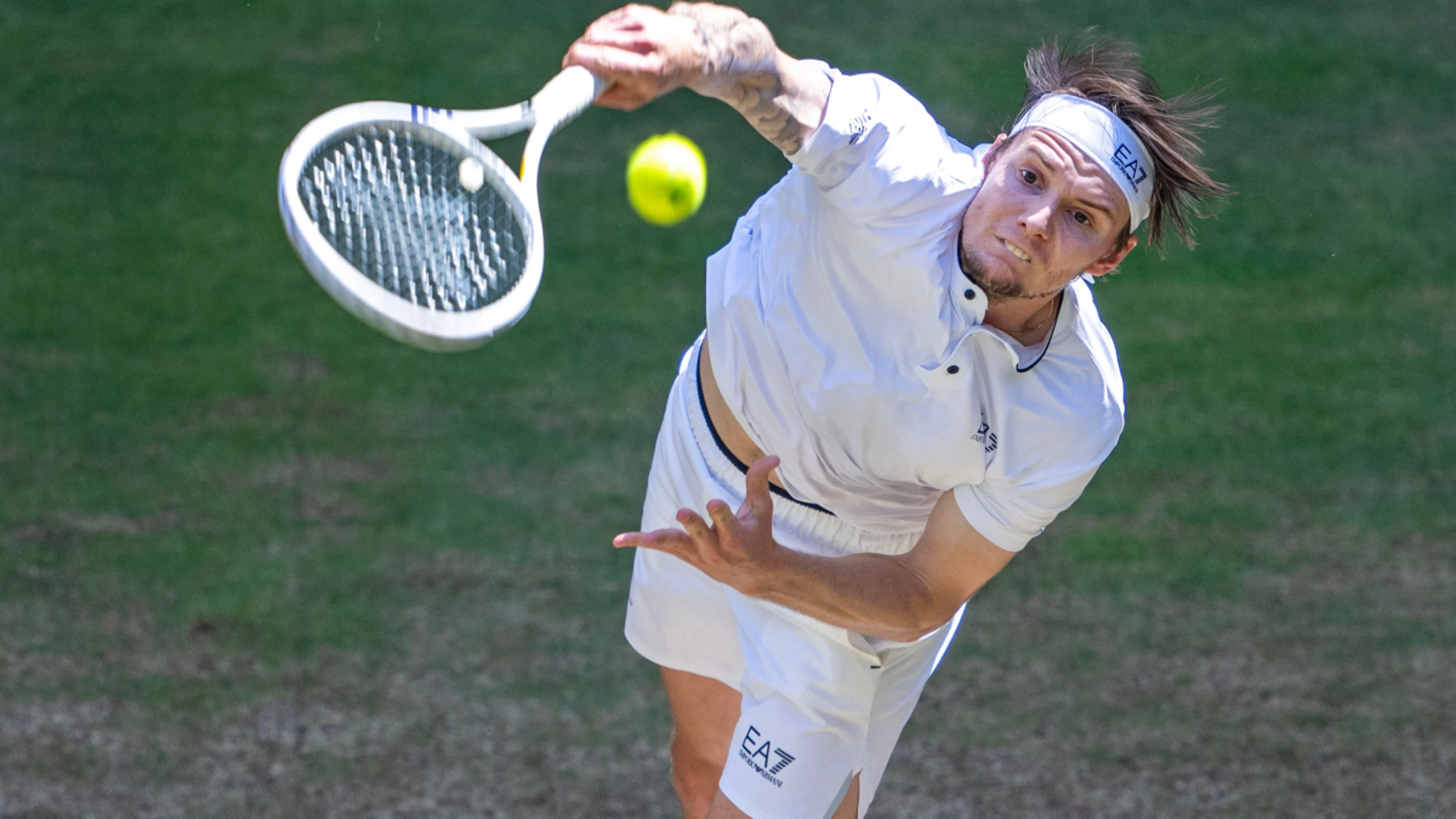 Bublik powers past Rublev to win first grass title in Halle