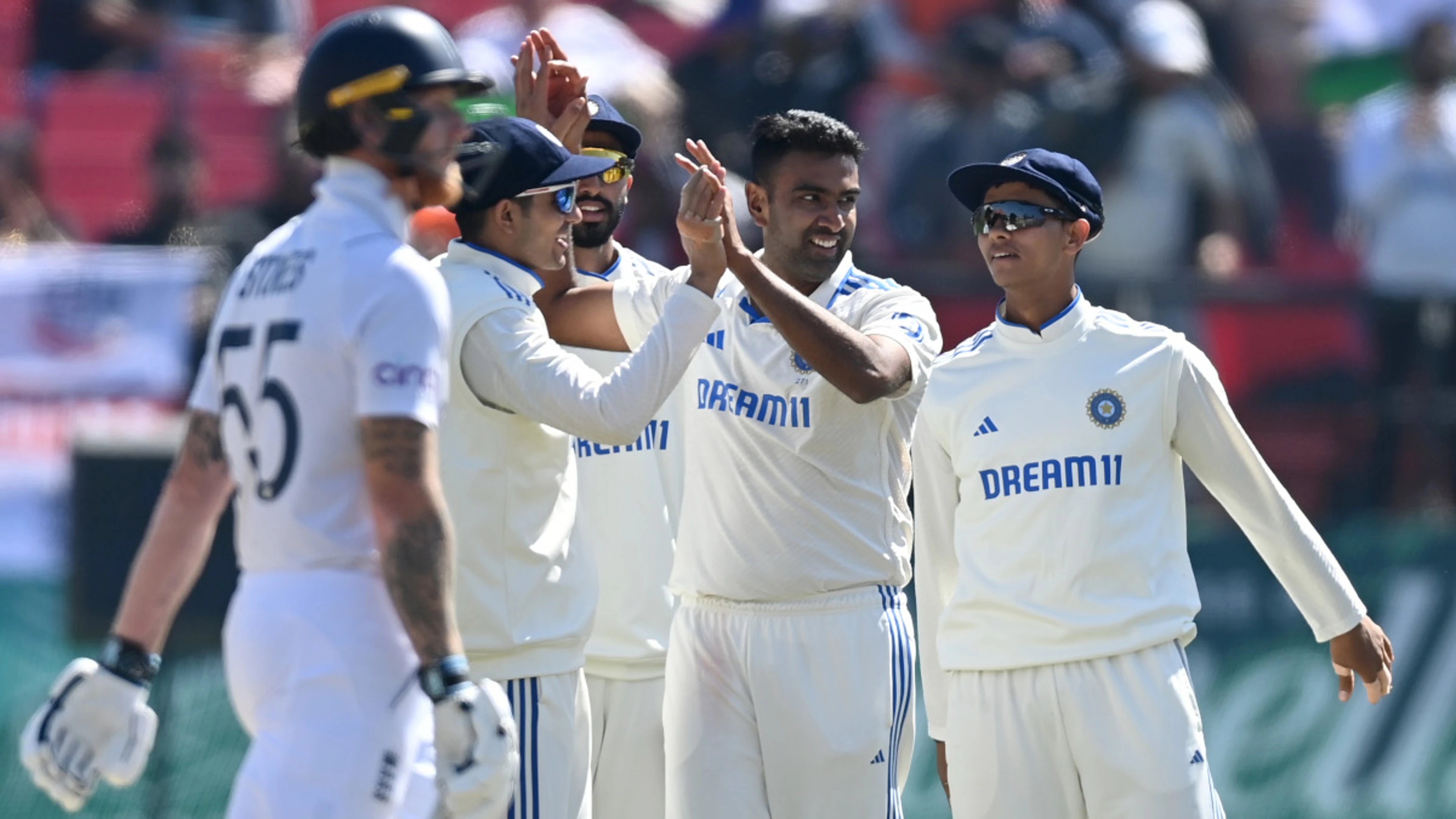 India crush England by an innings to seal test series 4-1