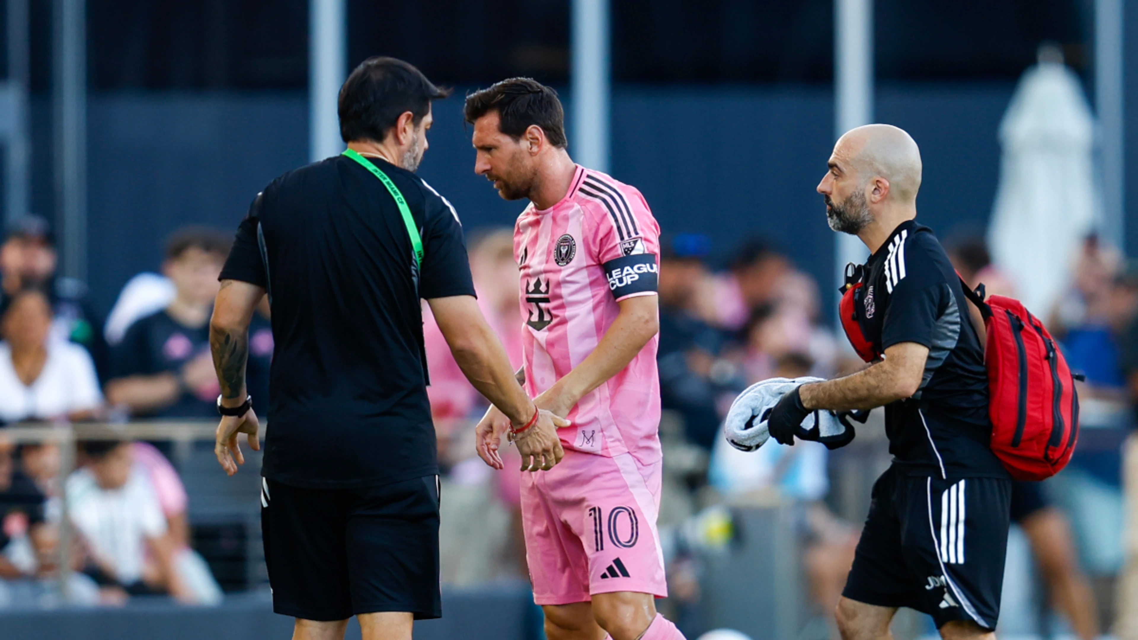 Messi out indefinitely with 'minor muscle injury'
