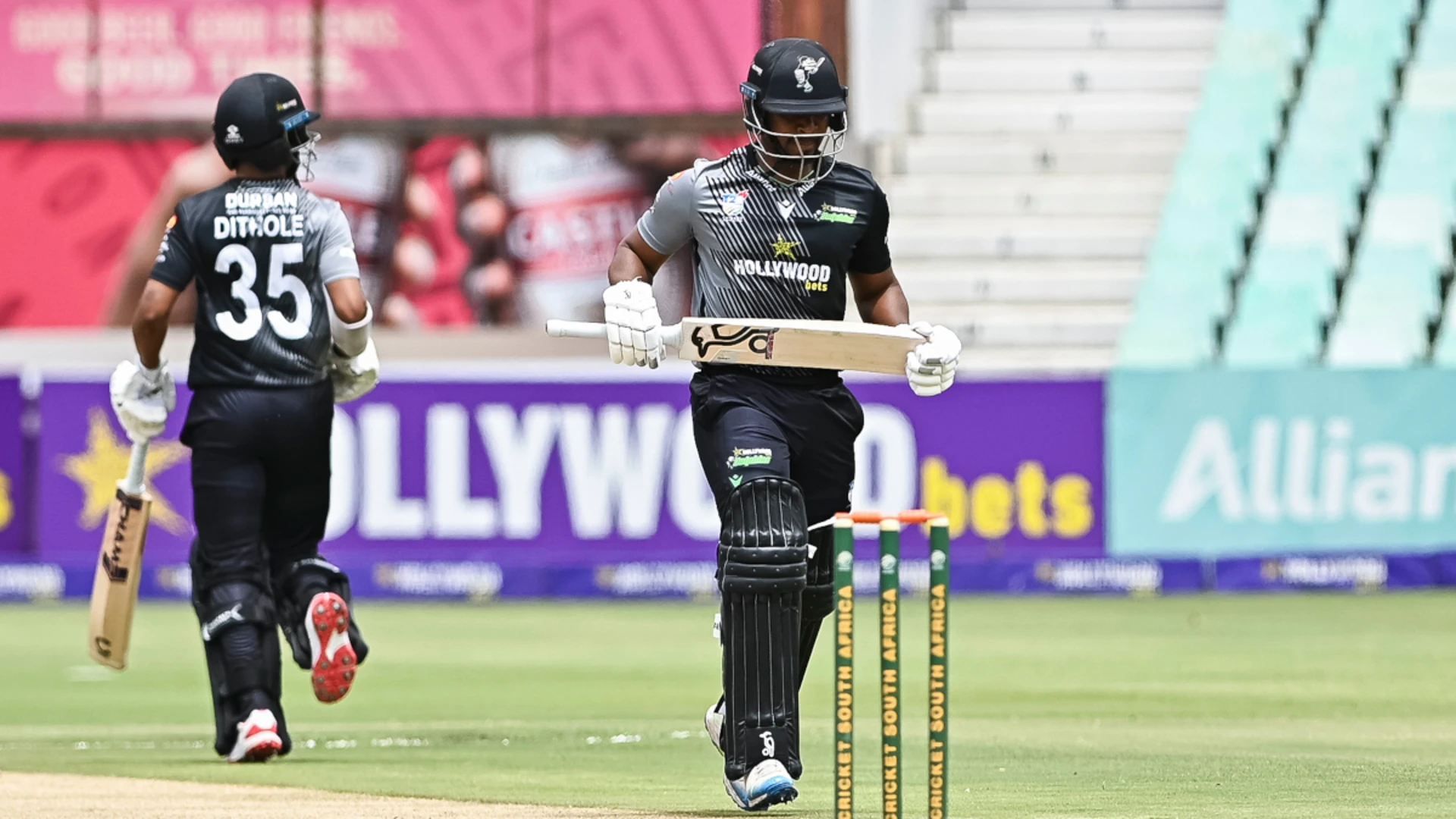 WP opt to bowl against Dolphins