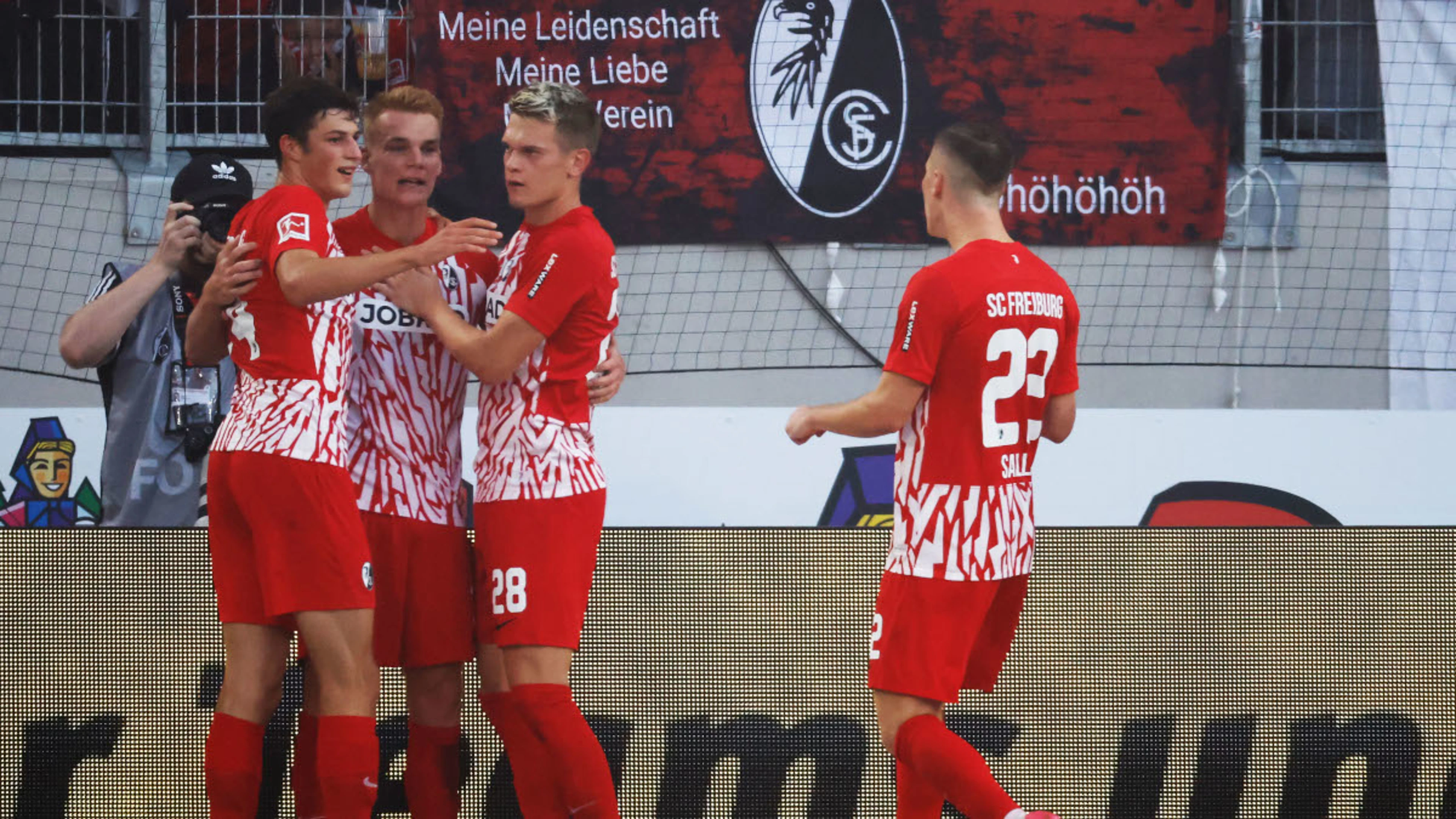 Freiburg warm up for West Ham visit with win over Augsburg