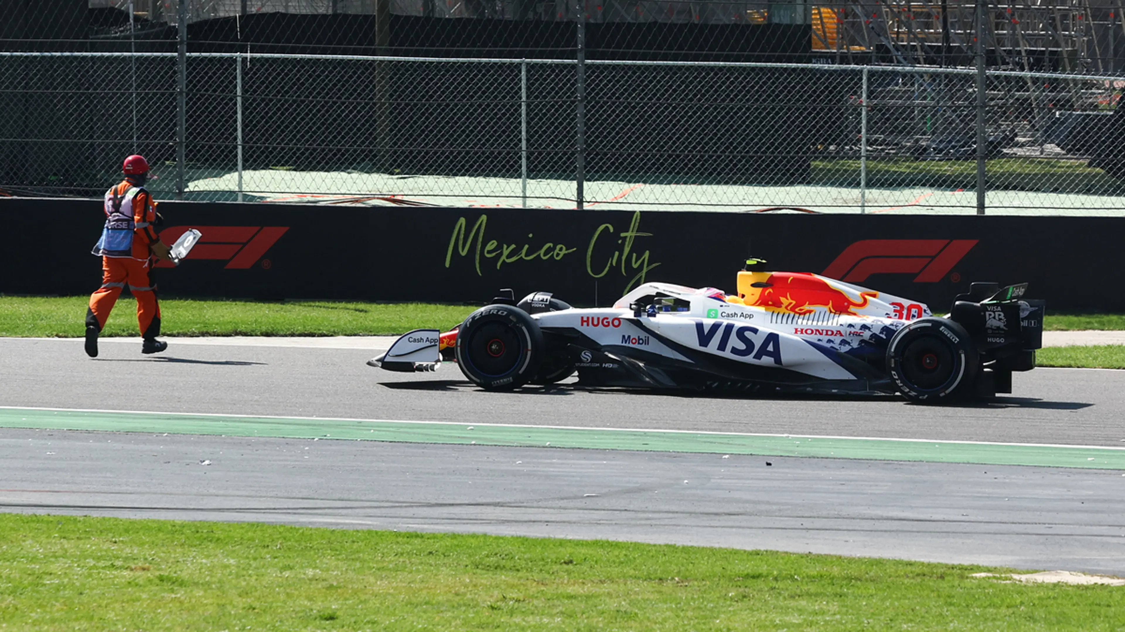 FIA says Lawson not at fault in Mexico incident with marshals