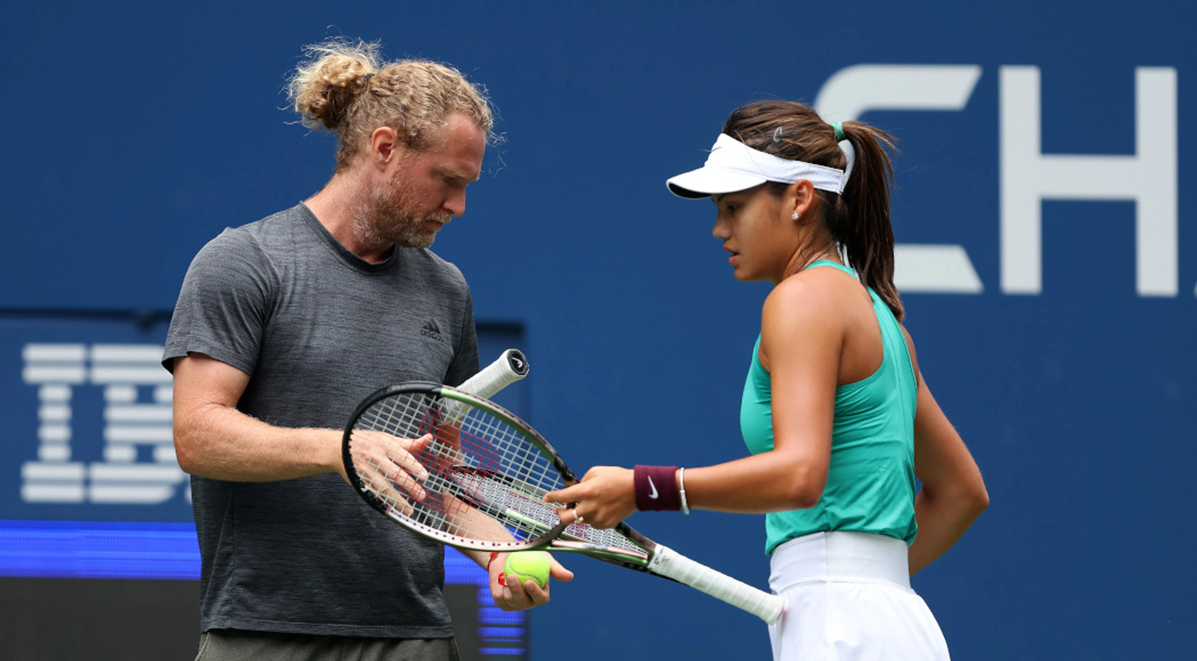 Tursunov opted against working with Raducanu due to 'red flags'