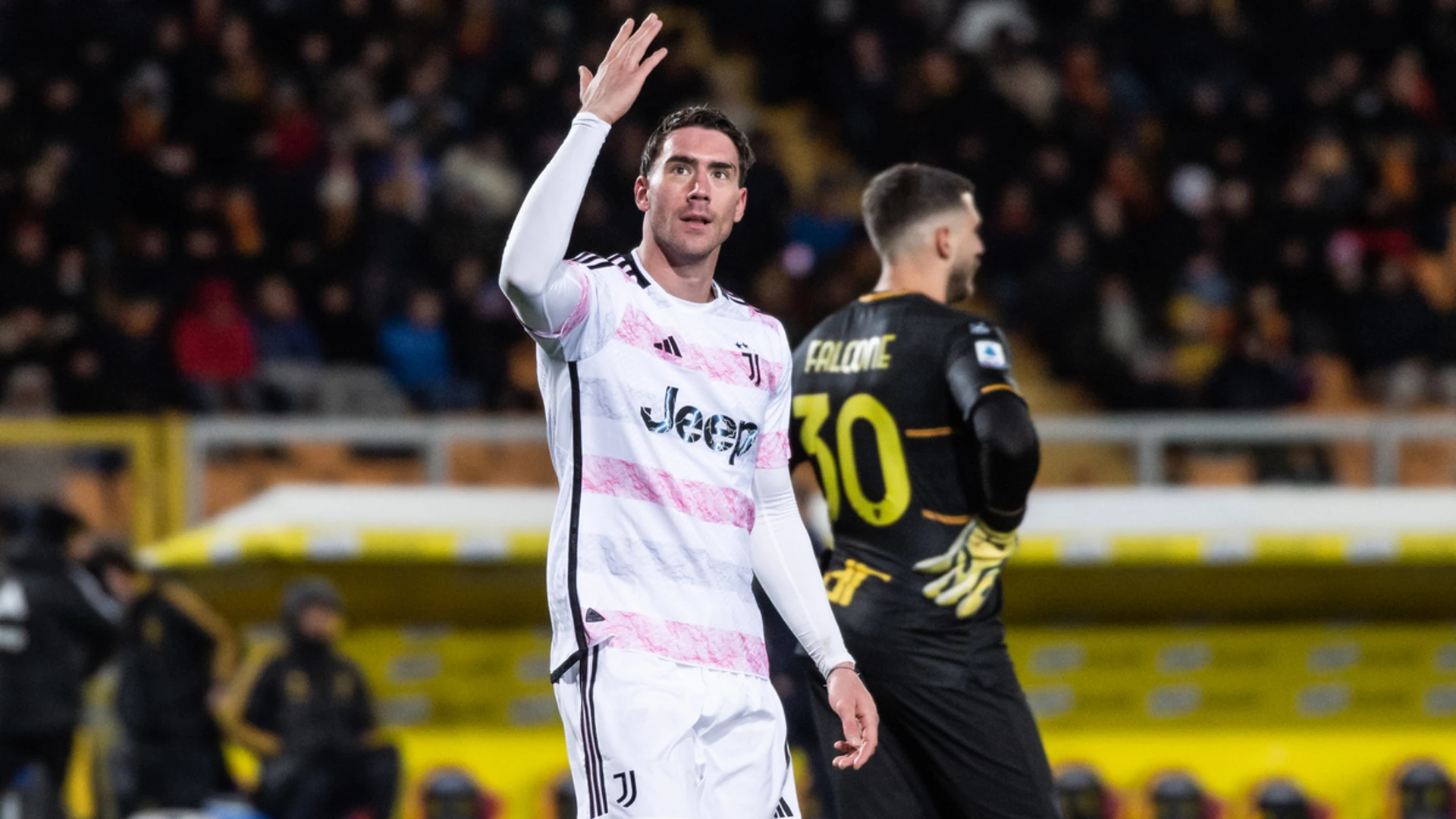 Vlahovic double lifts Juventus to top of Serie A