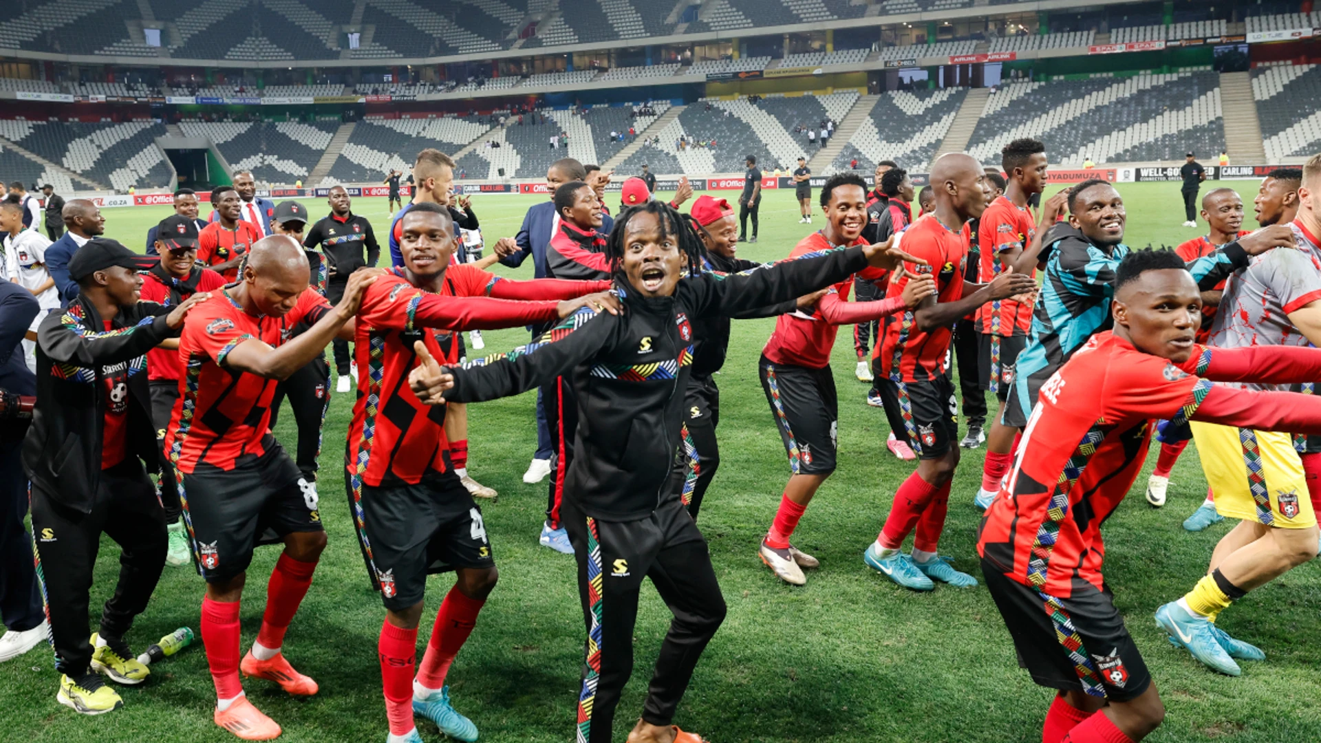 CARLING KNOCKOUT WRAP: Defending champs march on, Pirates crash out