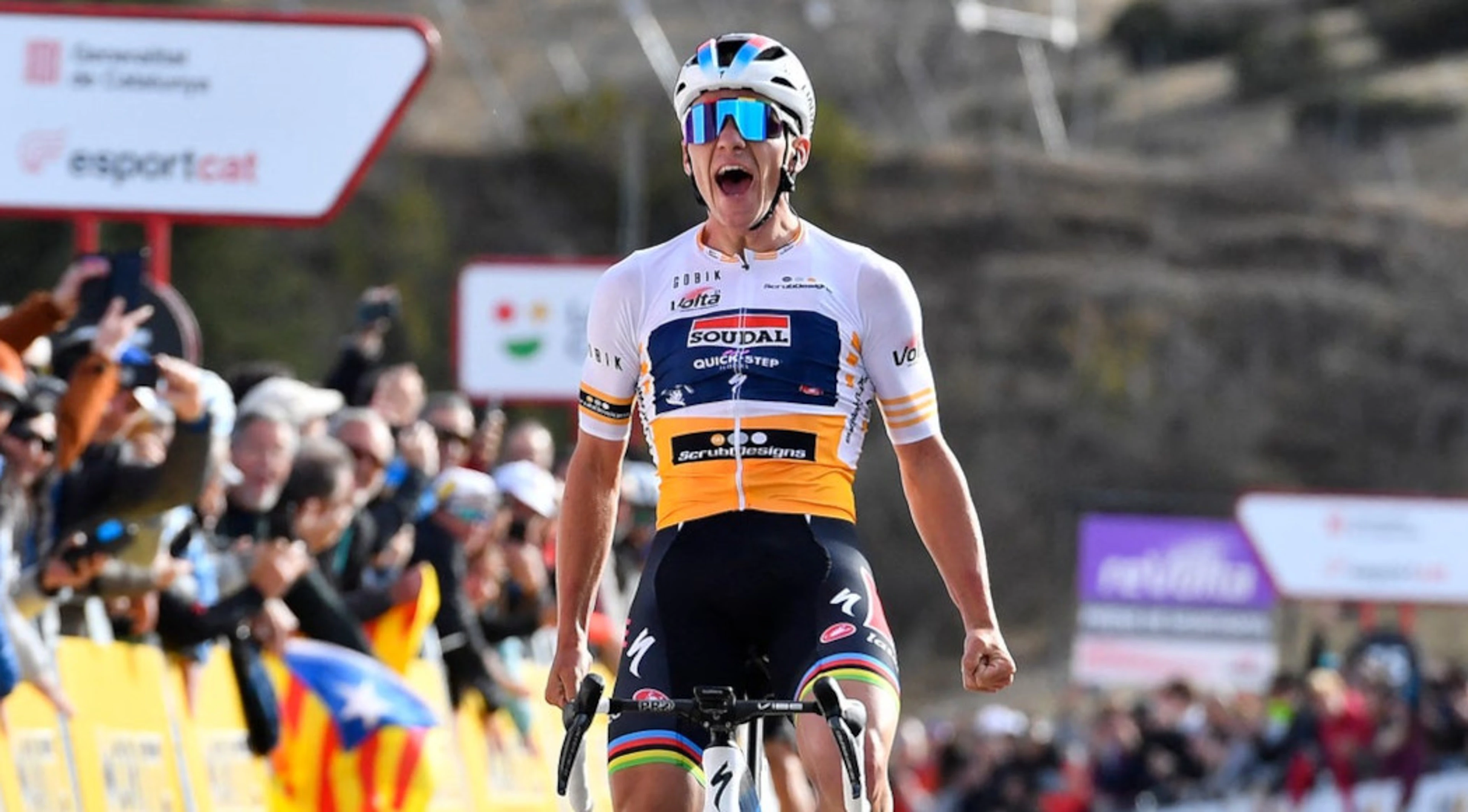 Evenepoel shows his 'good legs' and clean heels to Roglic