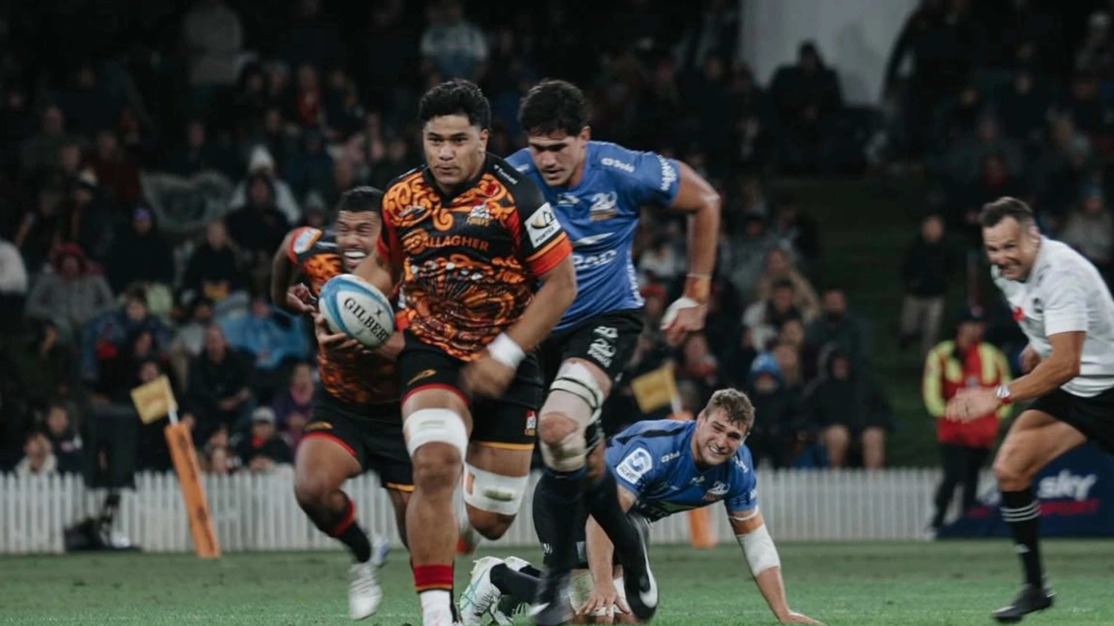 Fit-again Sititi makes classy Chiefs Super Rugby return