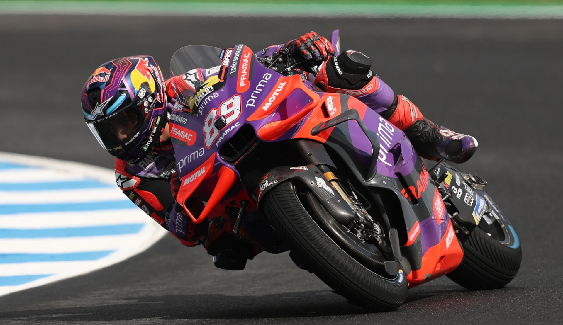 Martin takes dominant pole for Australian MotoGP