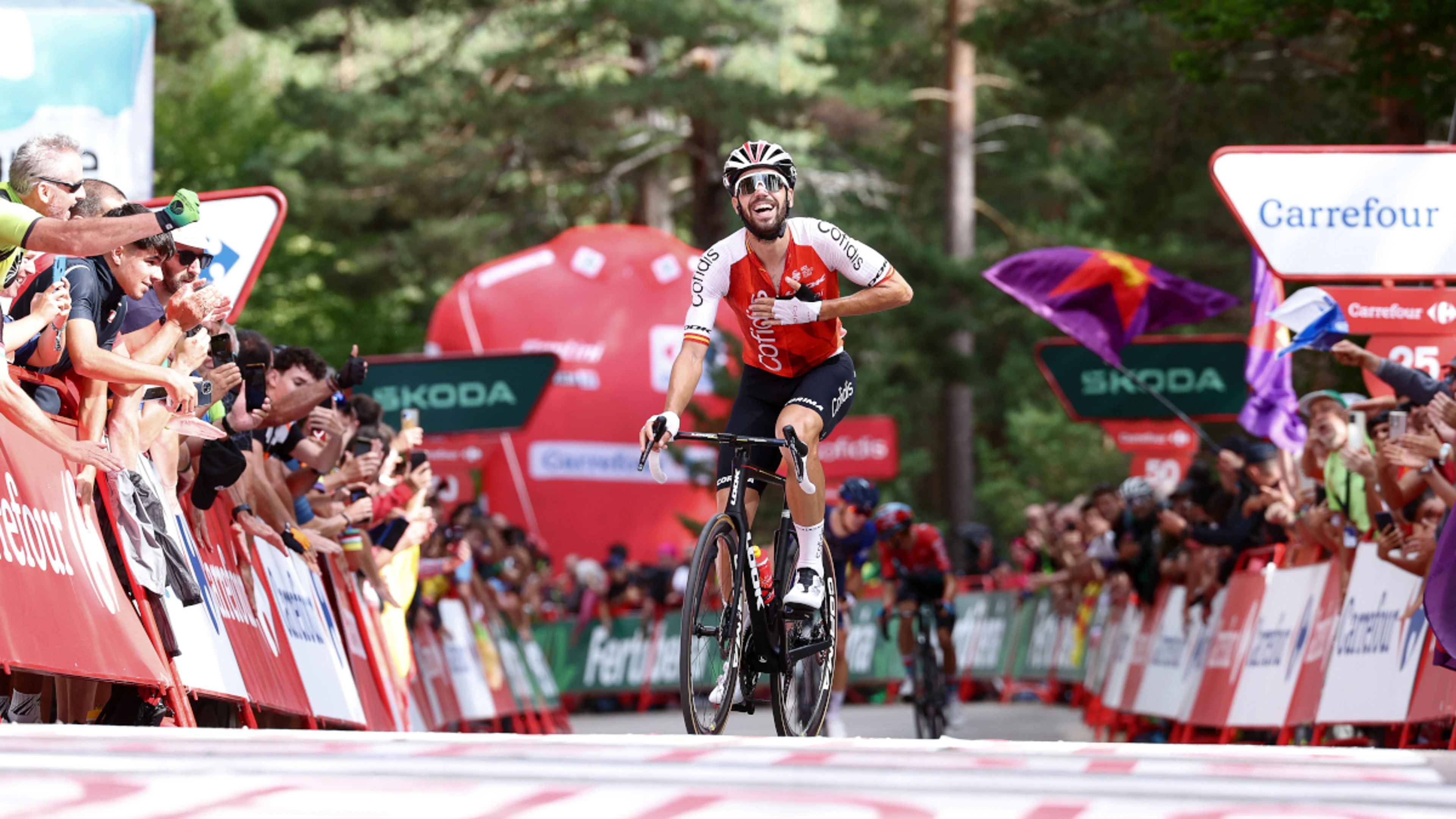 Herrada wins Vuelta stage 11, Kuss retains overall lead