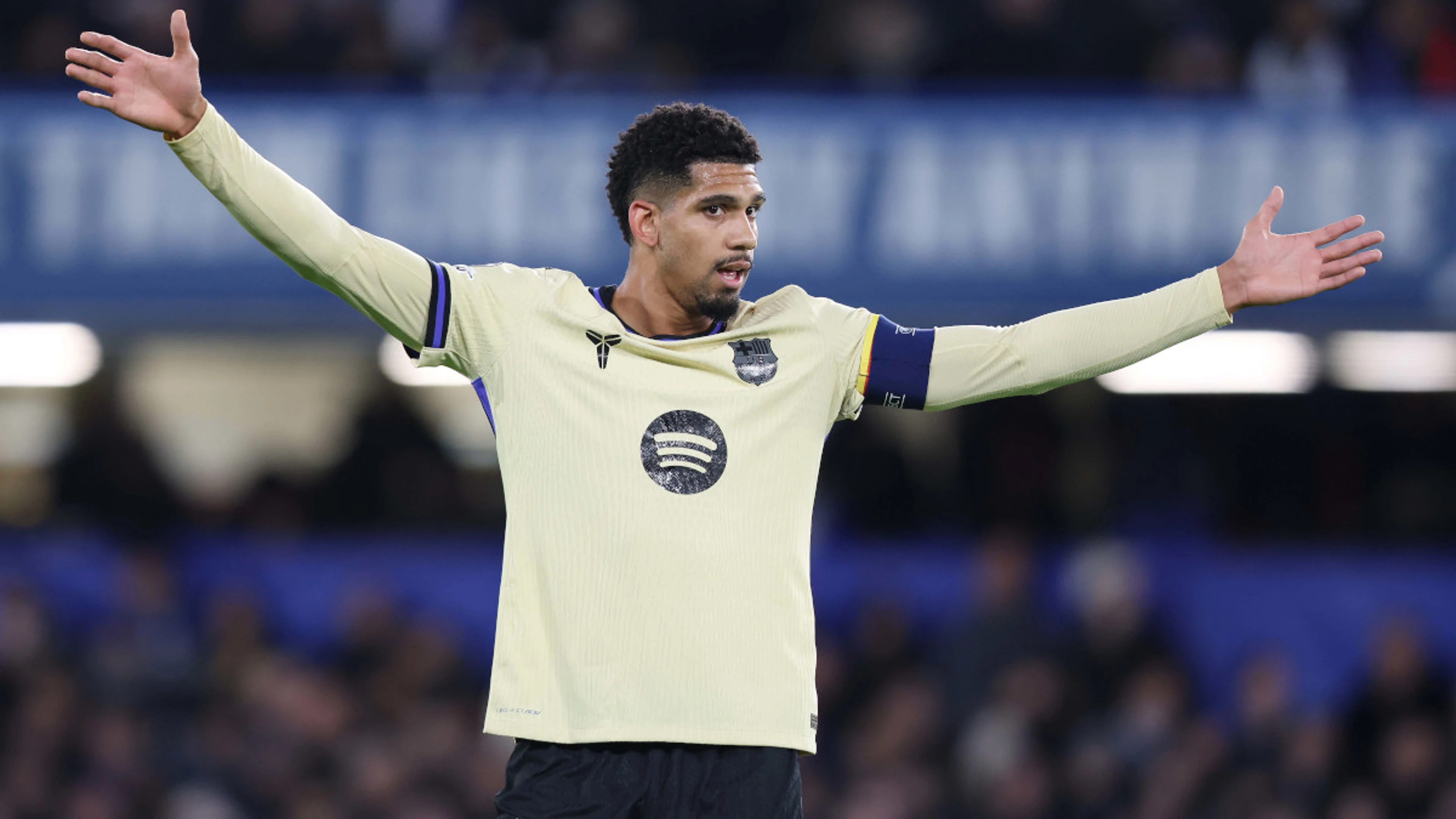 Araujo granted indefinite leave of absence by Barca, reports say