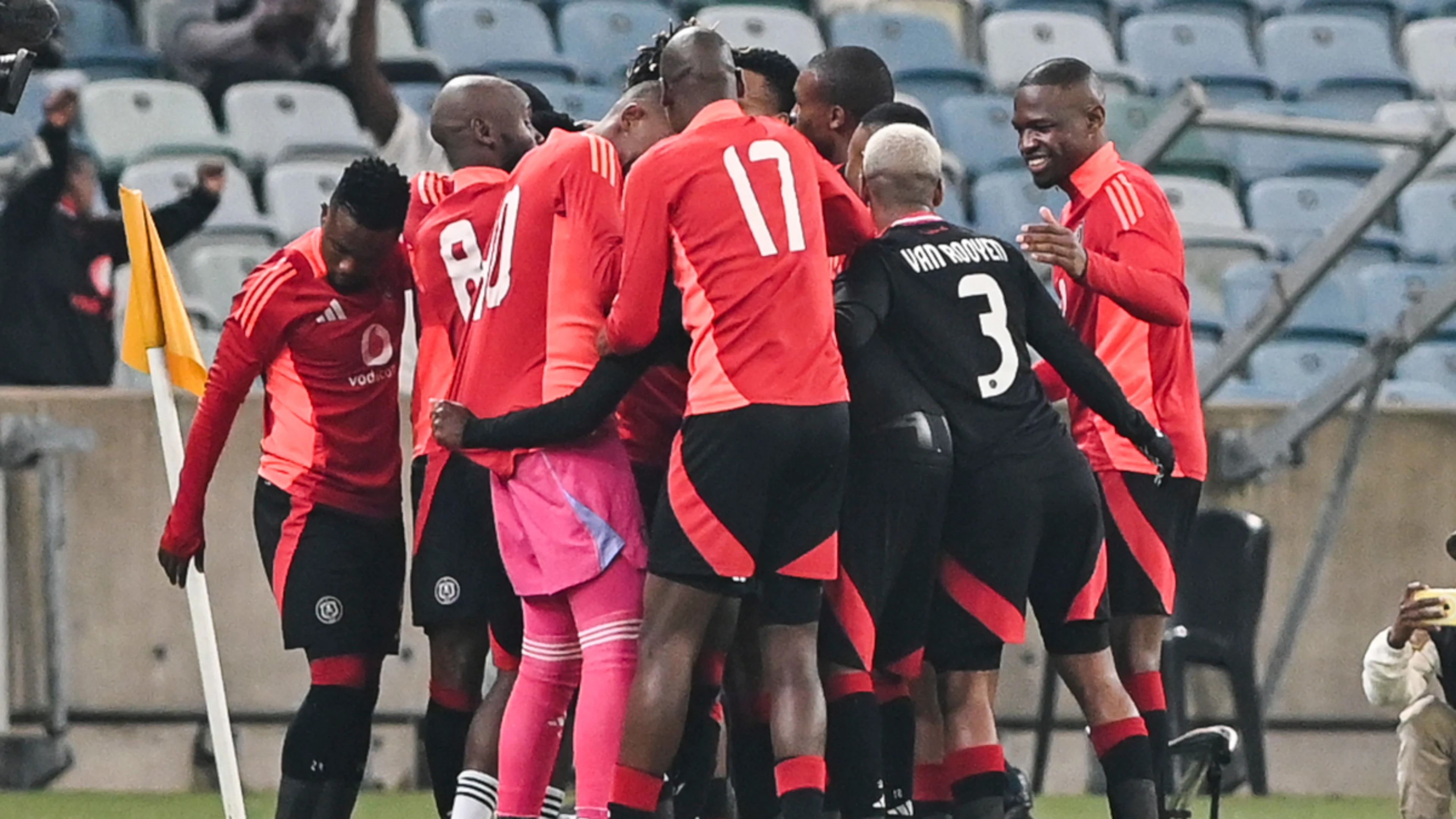 Bucs beat Arrows to keep title hopes alive