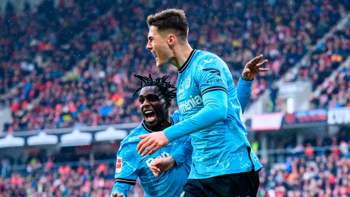 Record-breaking Leverkusen battle past Freiburg to edge closer to maiden league title