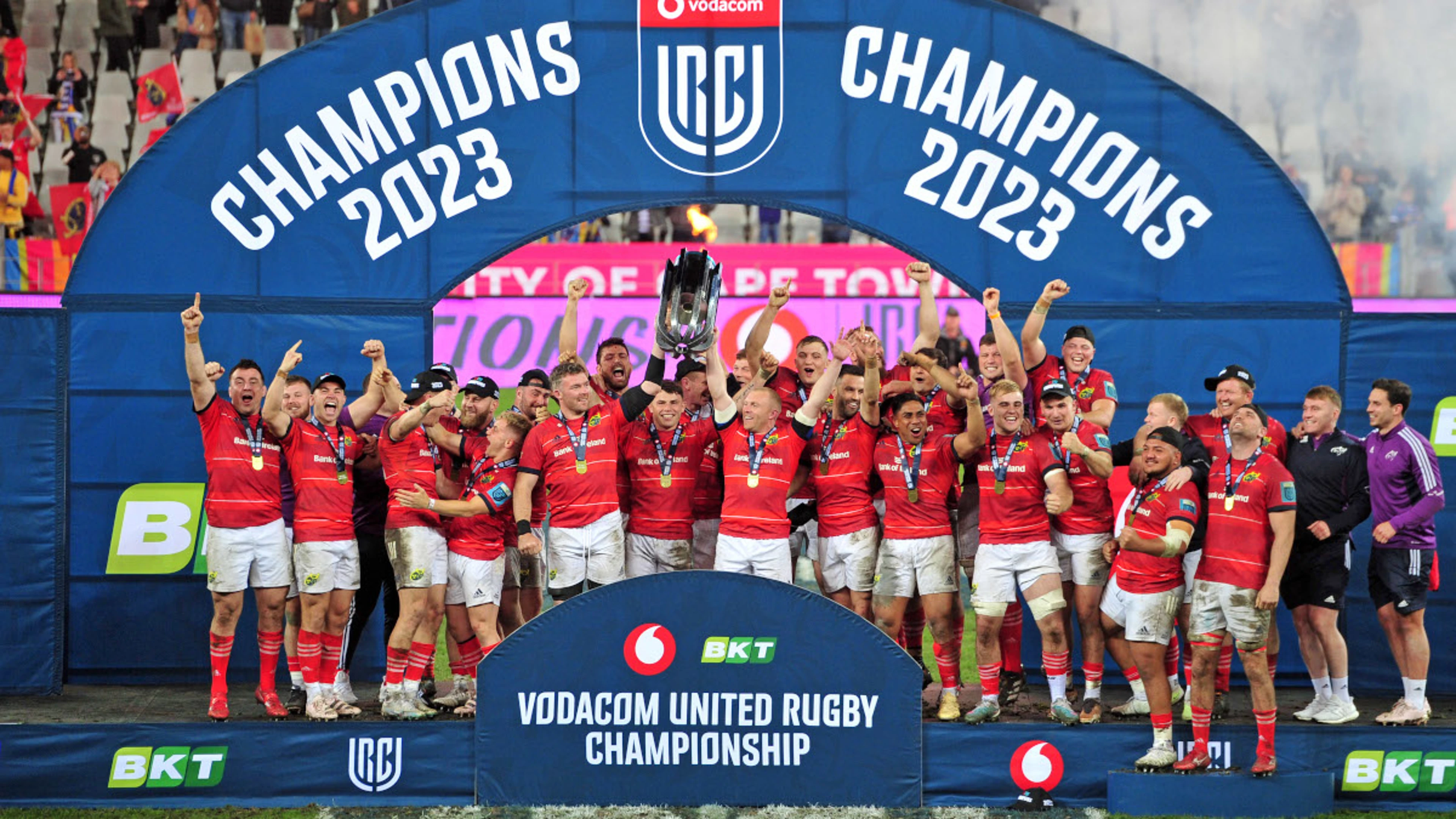 Late try breaks long trophy drought for Munster