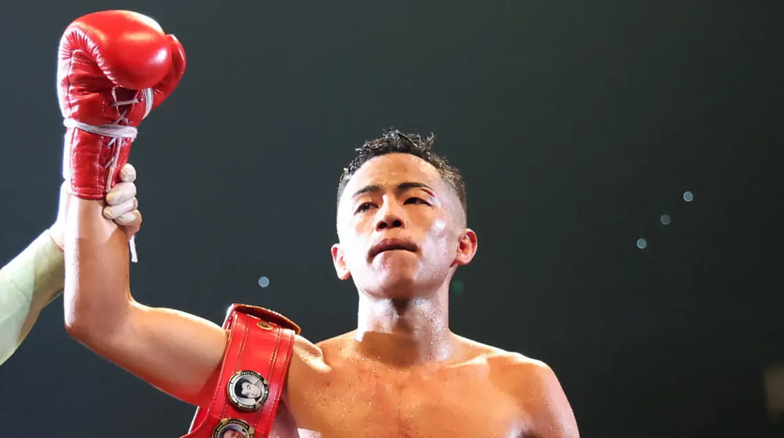 Takei beats Moloney in Tokyo to win bantamweight world title