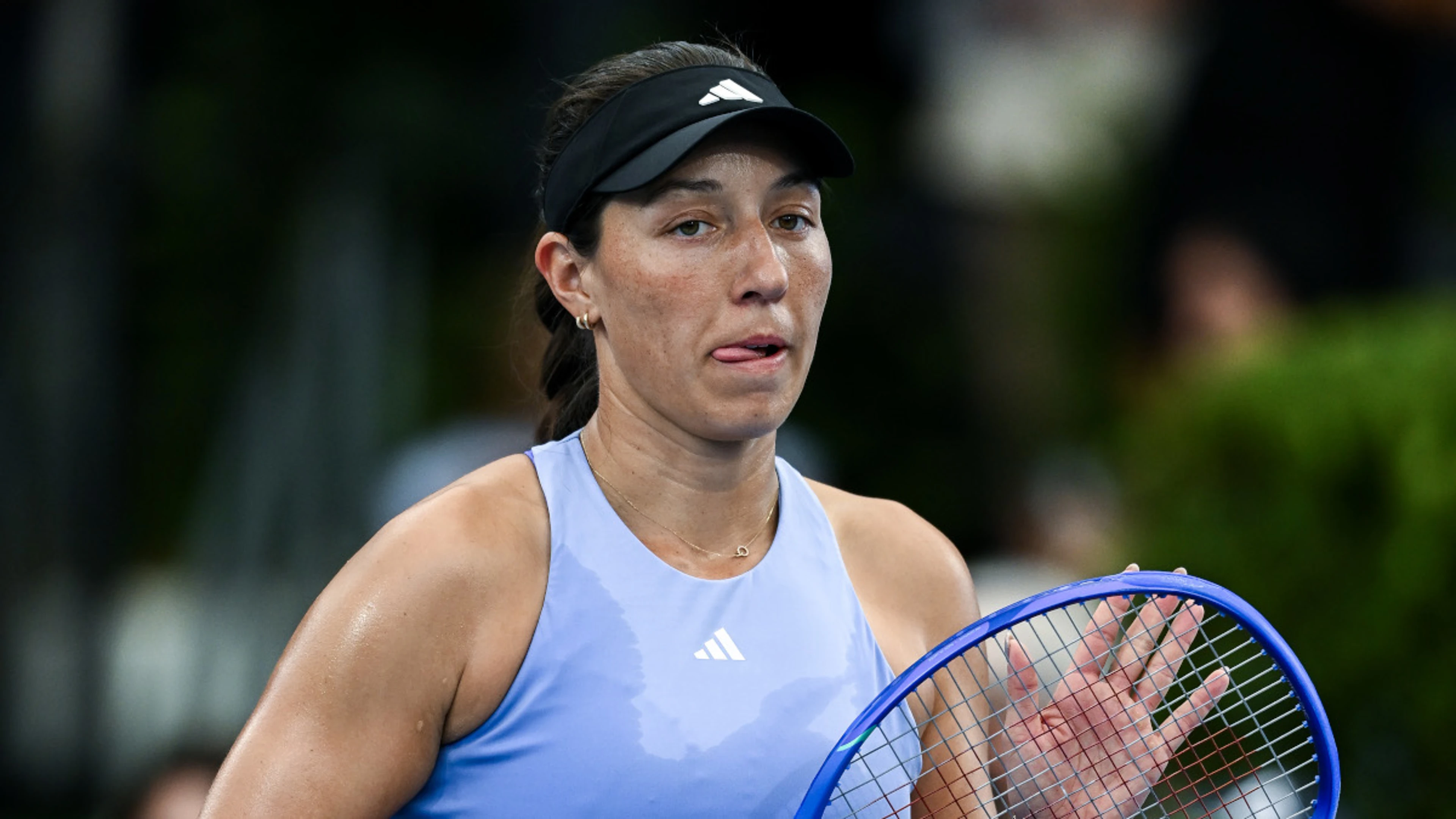 Pegula launches season in style, Navarro also wins at Melbourne tune-up