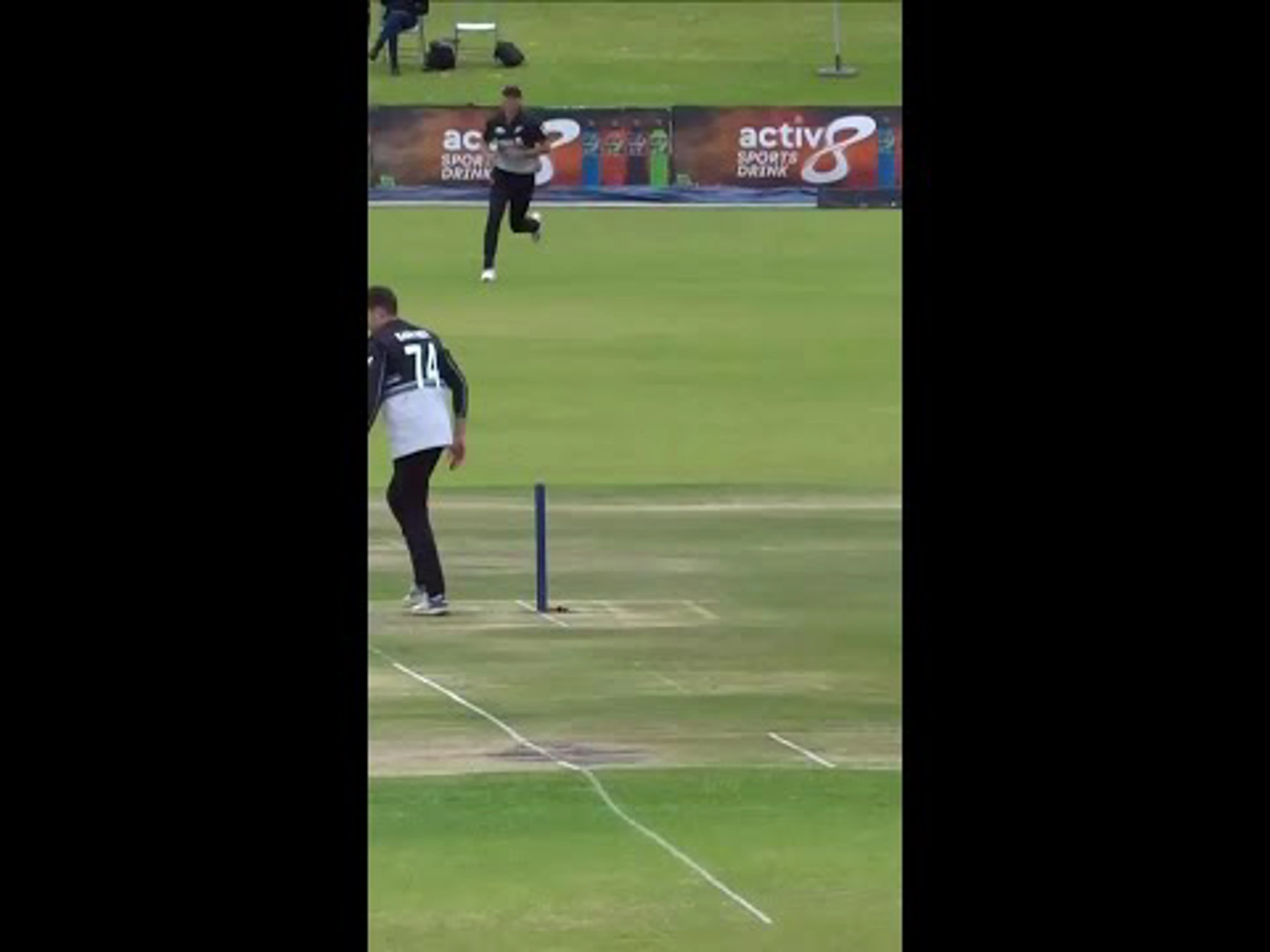 Unbelievable fielding by Chapman!
