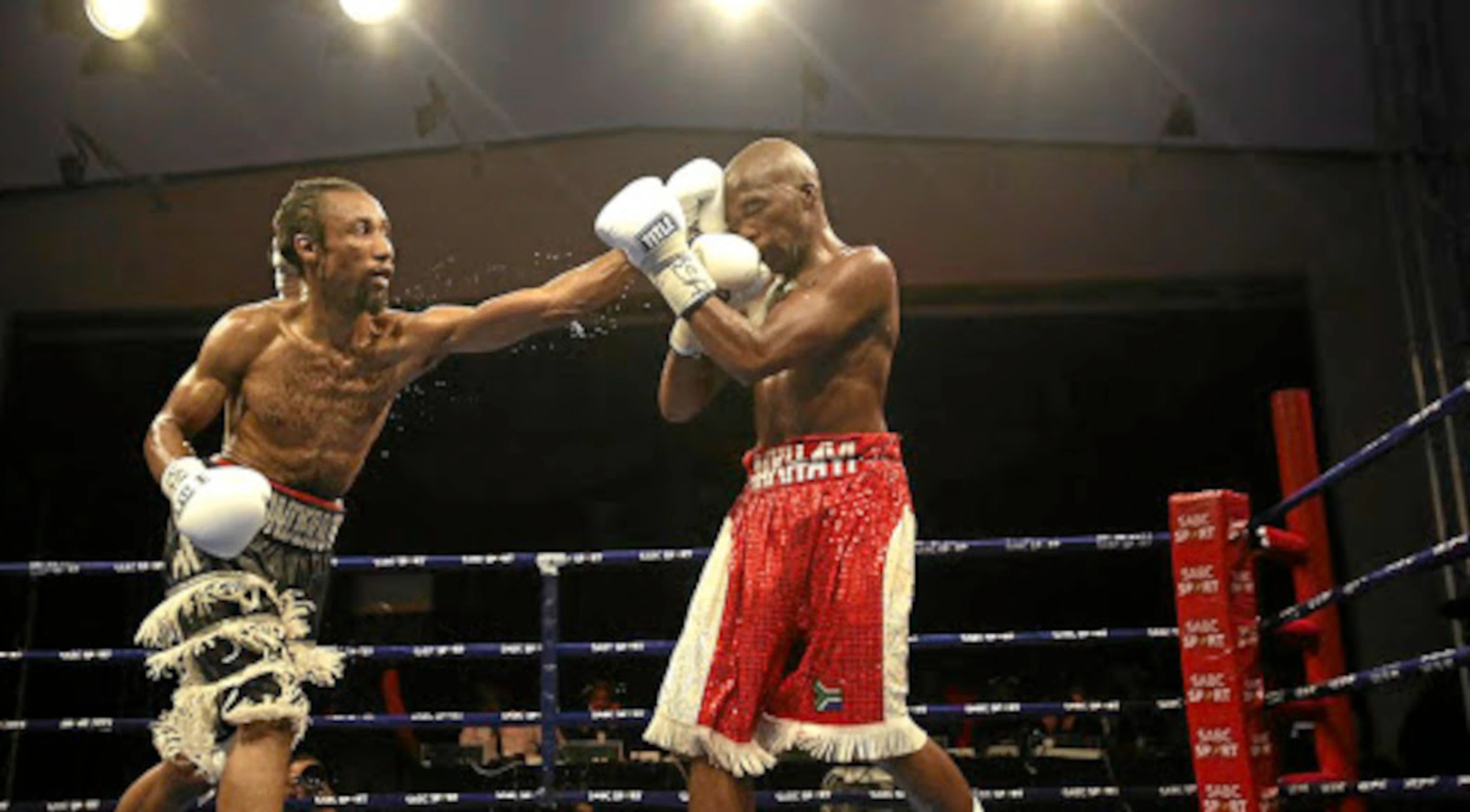 Bongani Mahlangu wins SA title at 42