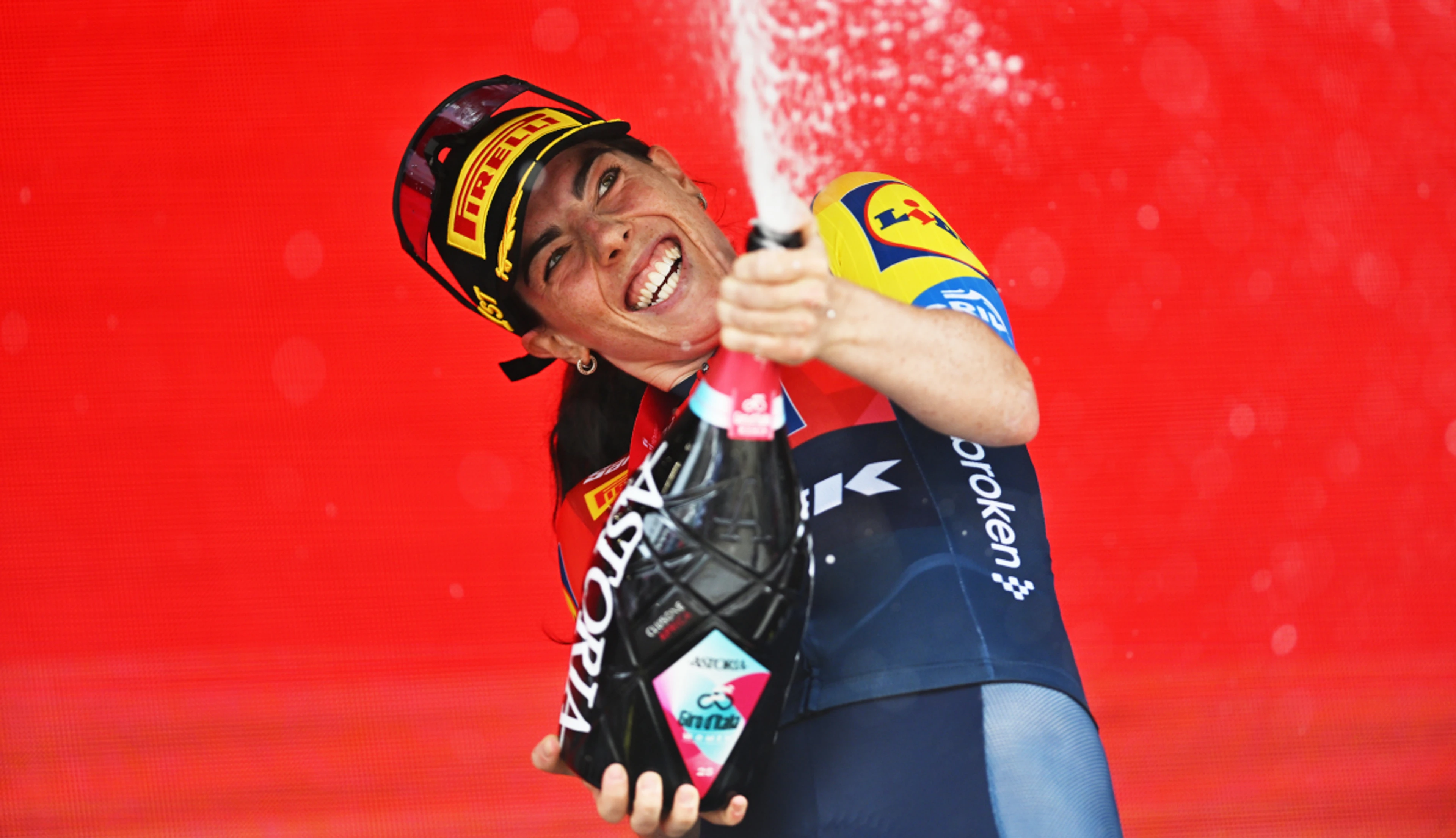 Britain's Henderson takes women's Giro lead on stage two