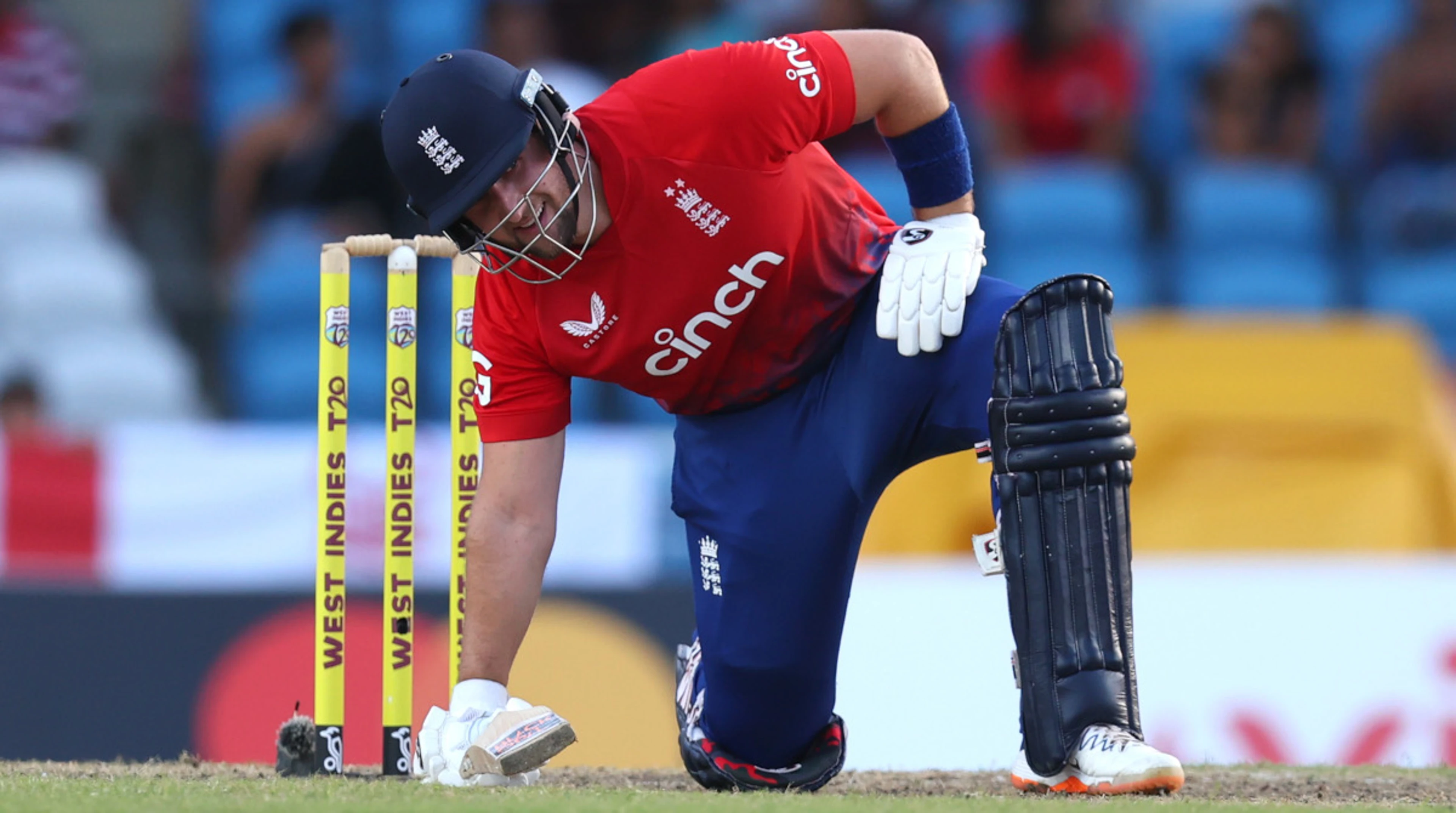 England's Livingstone leaves IPL to get 'knee sorted'