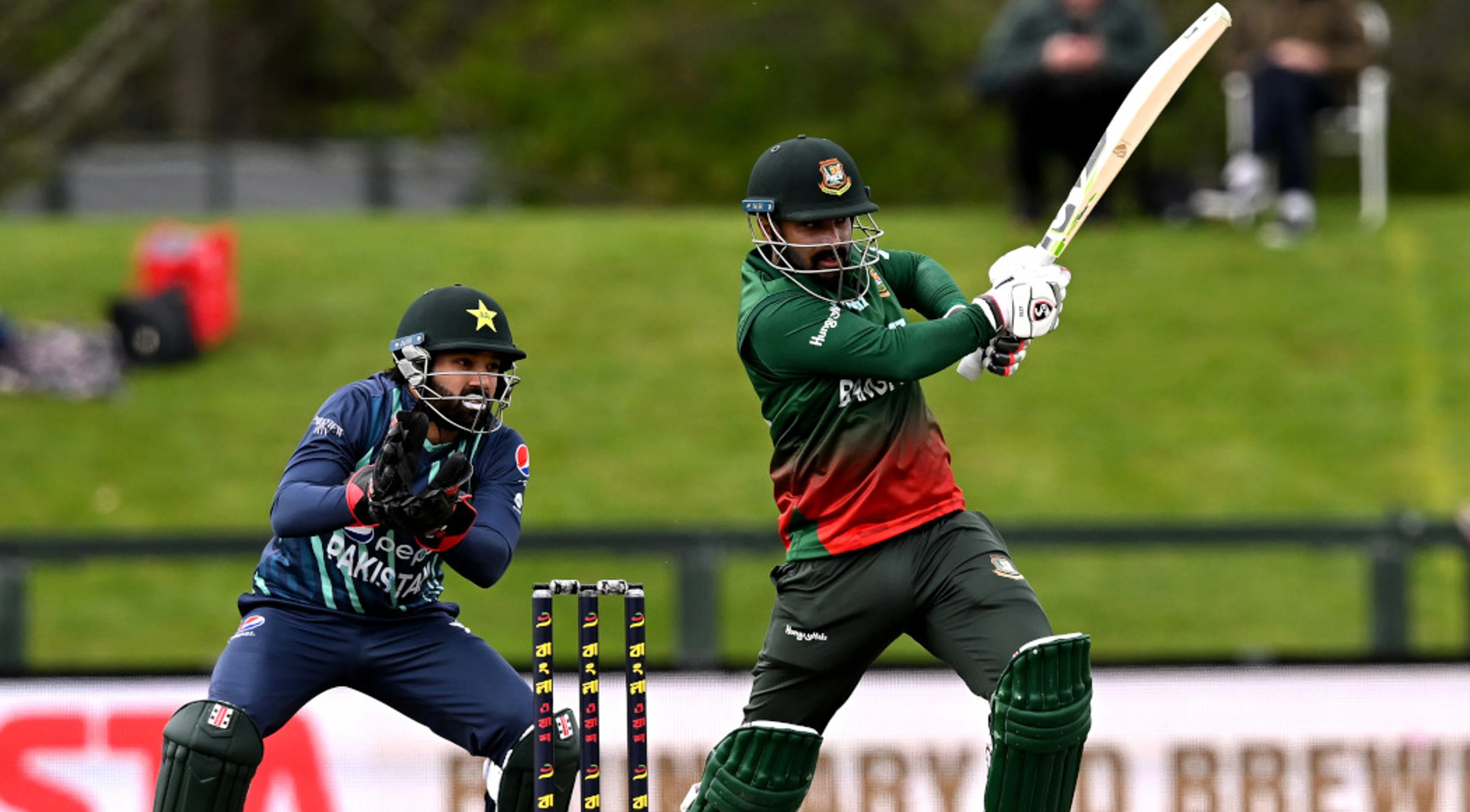 Pakistan squeeze past Bangladesh in T20 series