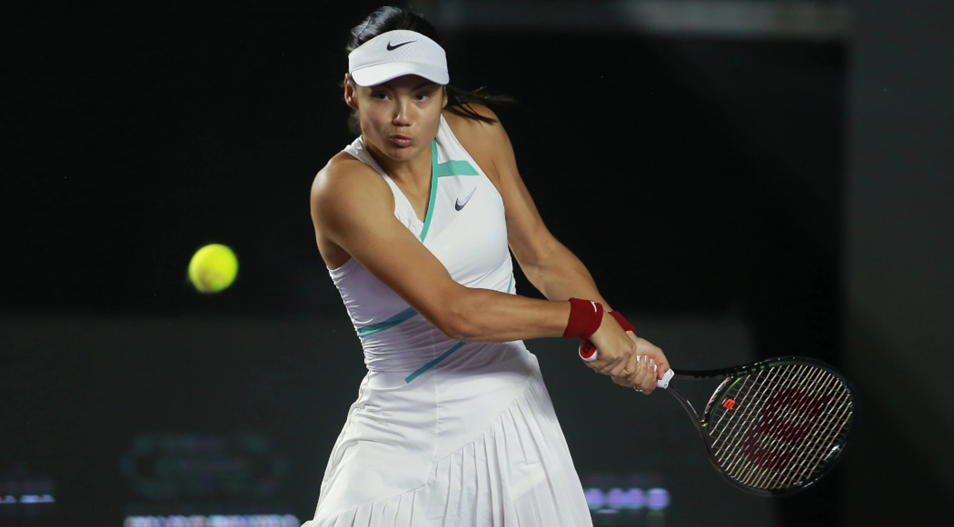 Raducanu retires with hip injury in final set of Guadalajara opener