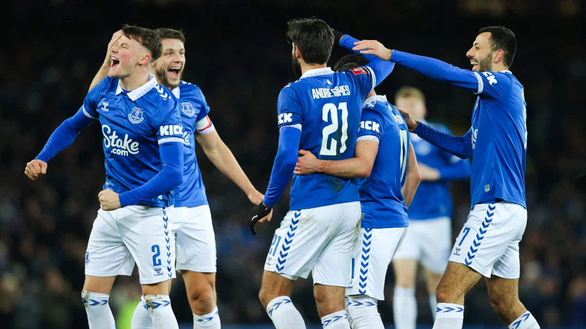 Everton beat Palace to reach FA Cup fourth round, Forest edge Blackpool