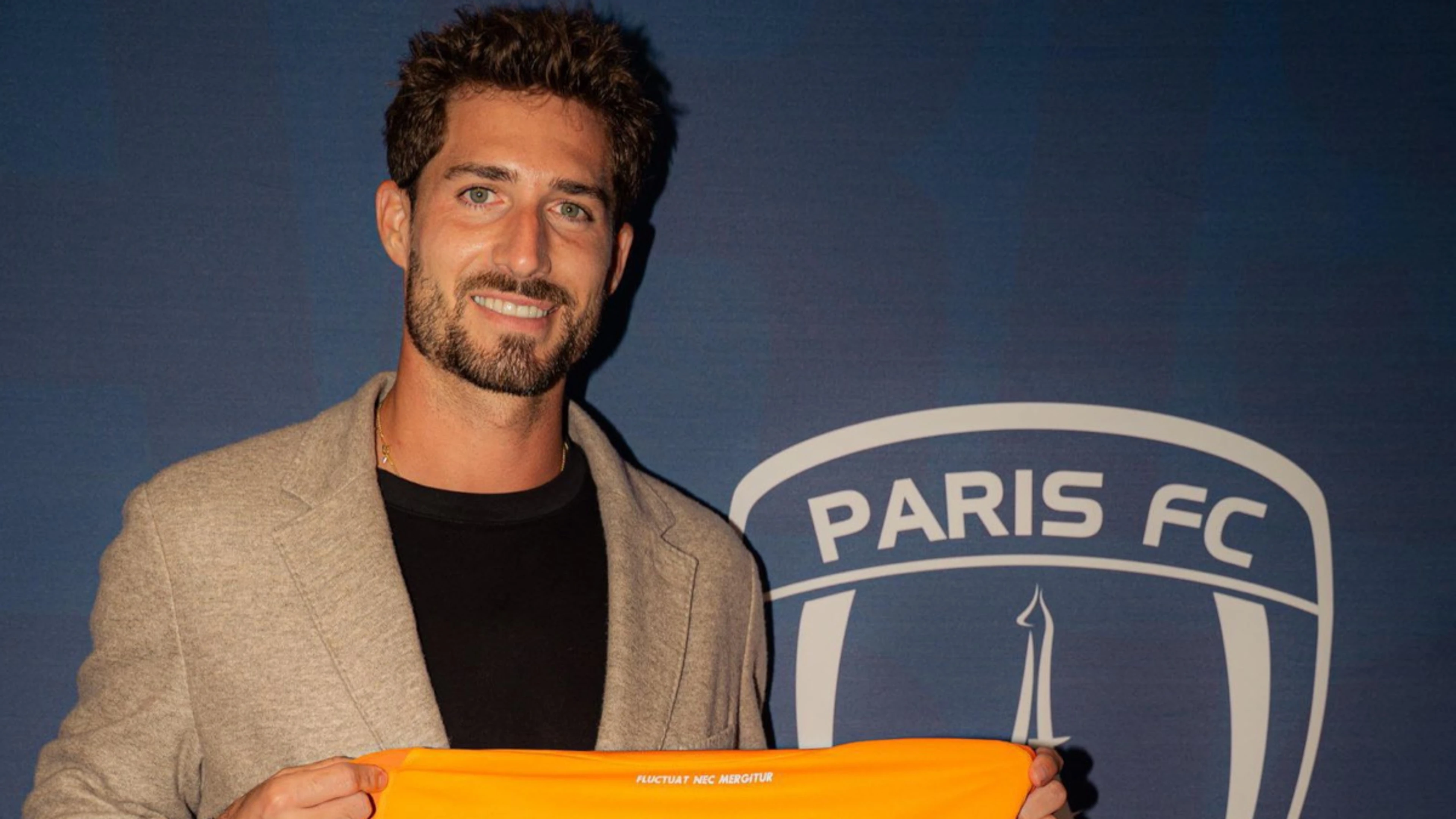 Paris FC sign Germany goalkeeper Trapp