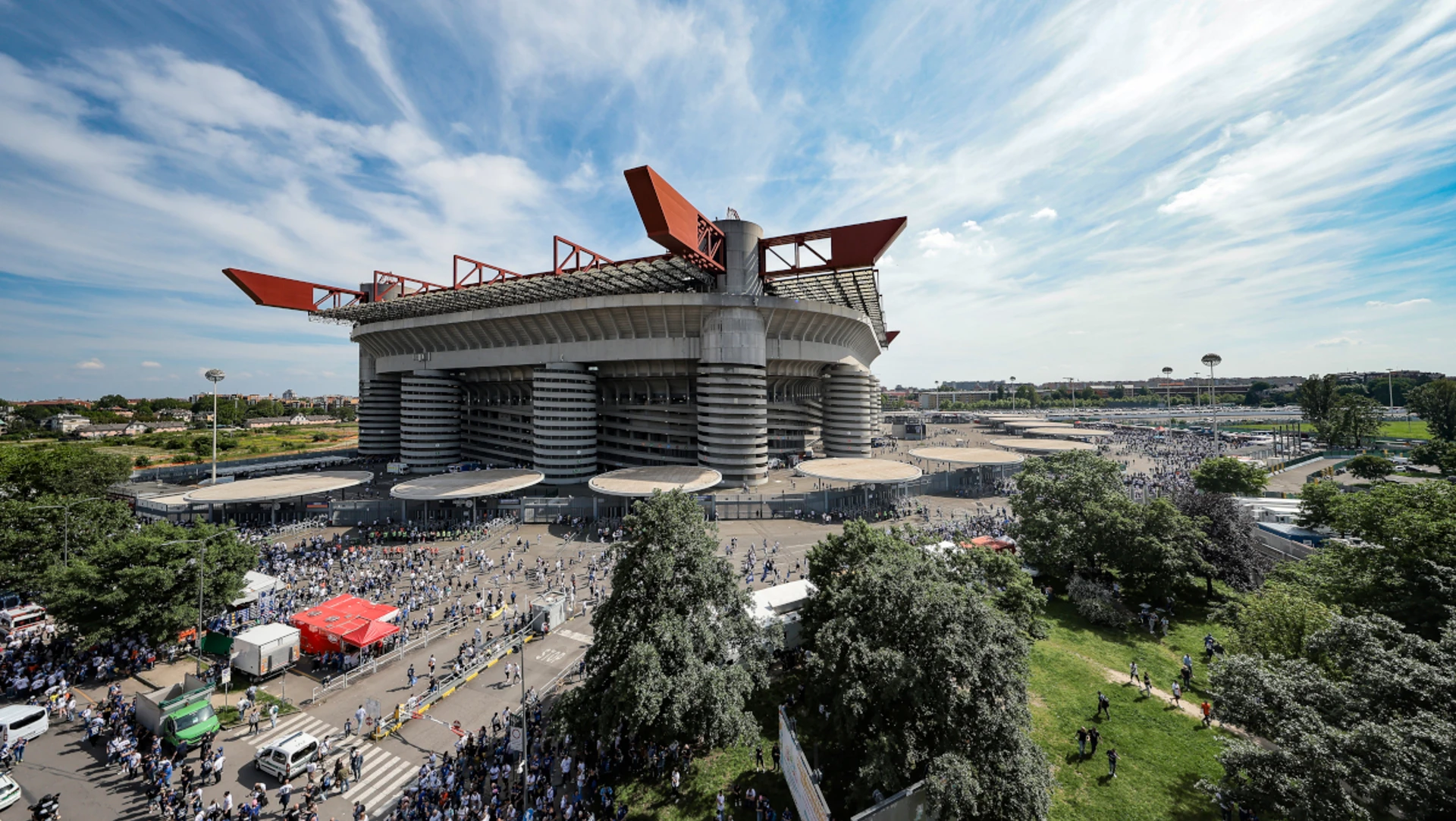 Milan and Inter ditch San Siro revamp