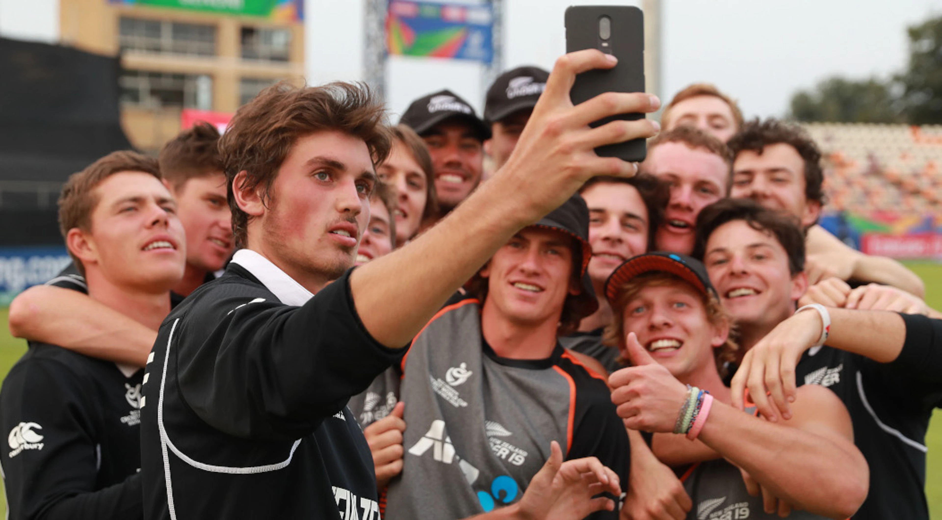 Clarke comes to NZ's rescue as Kiwis book semi spot