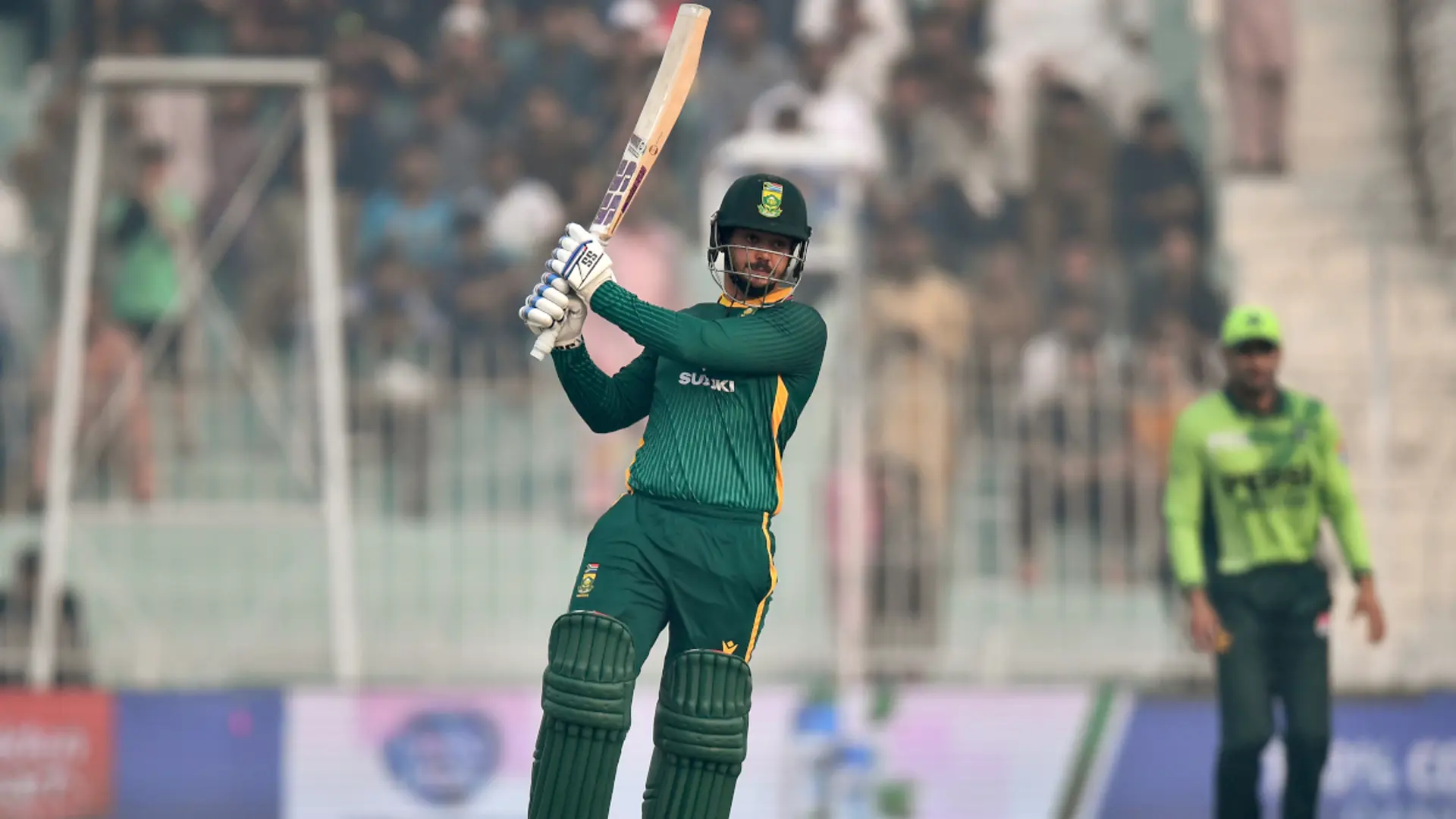 Pretorius, De Kock strike half-centuries in SA's 262