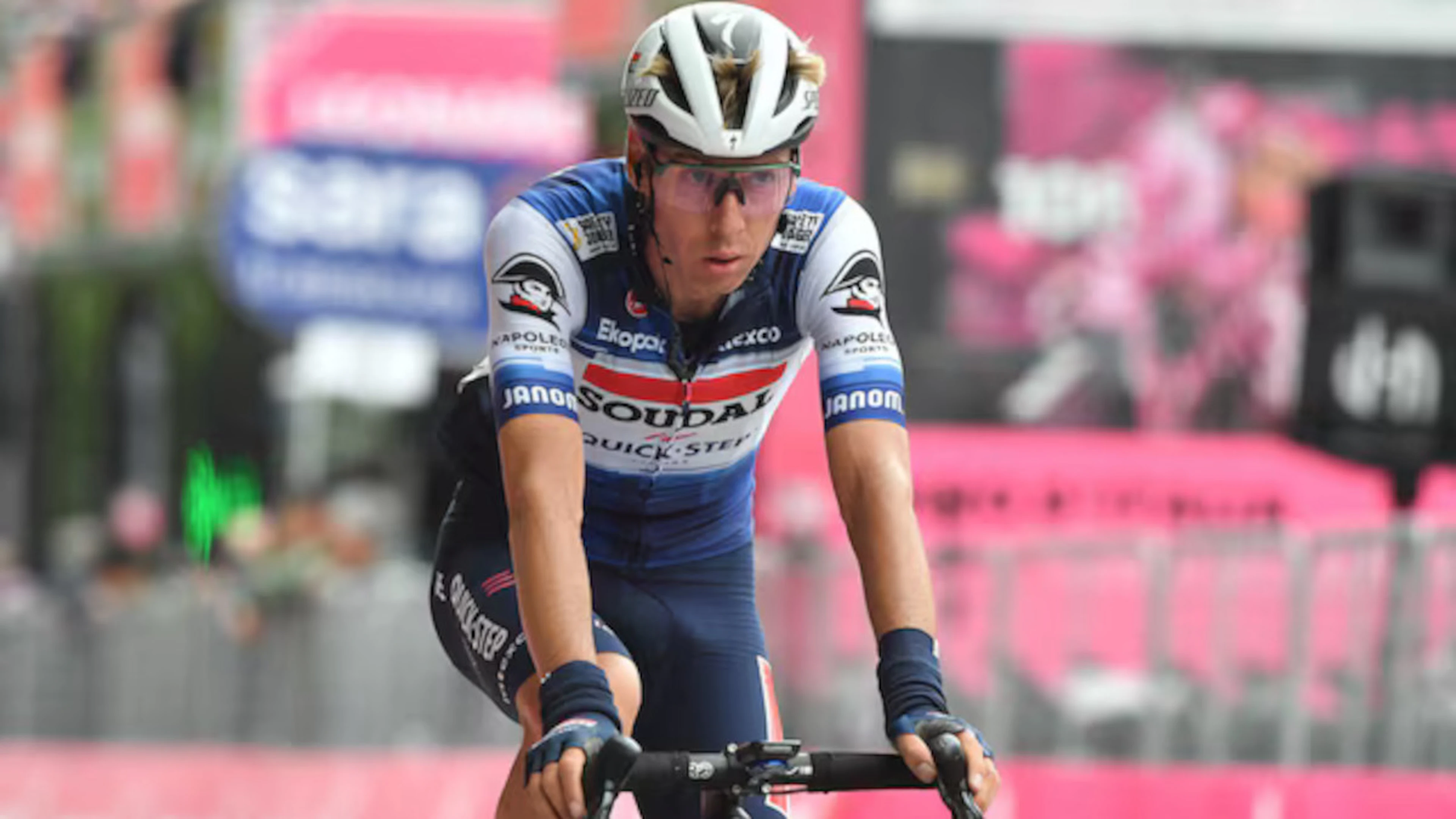 Hirt crashes before start of the Tour de France