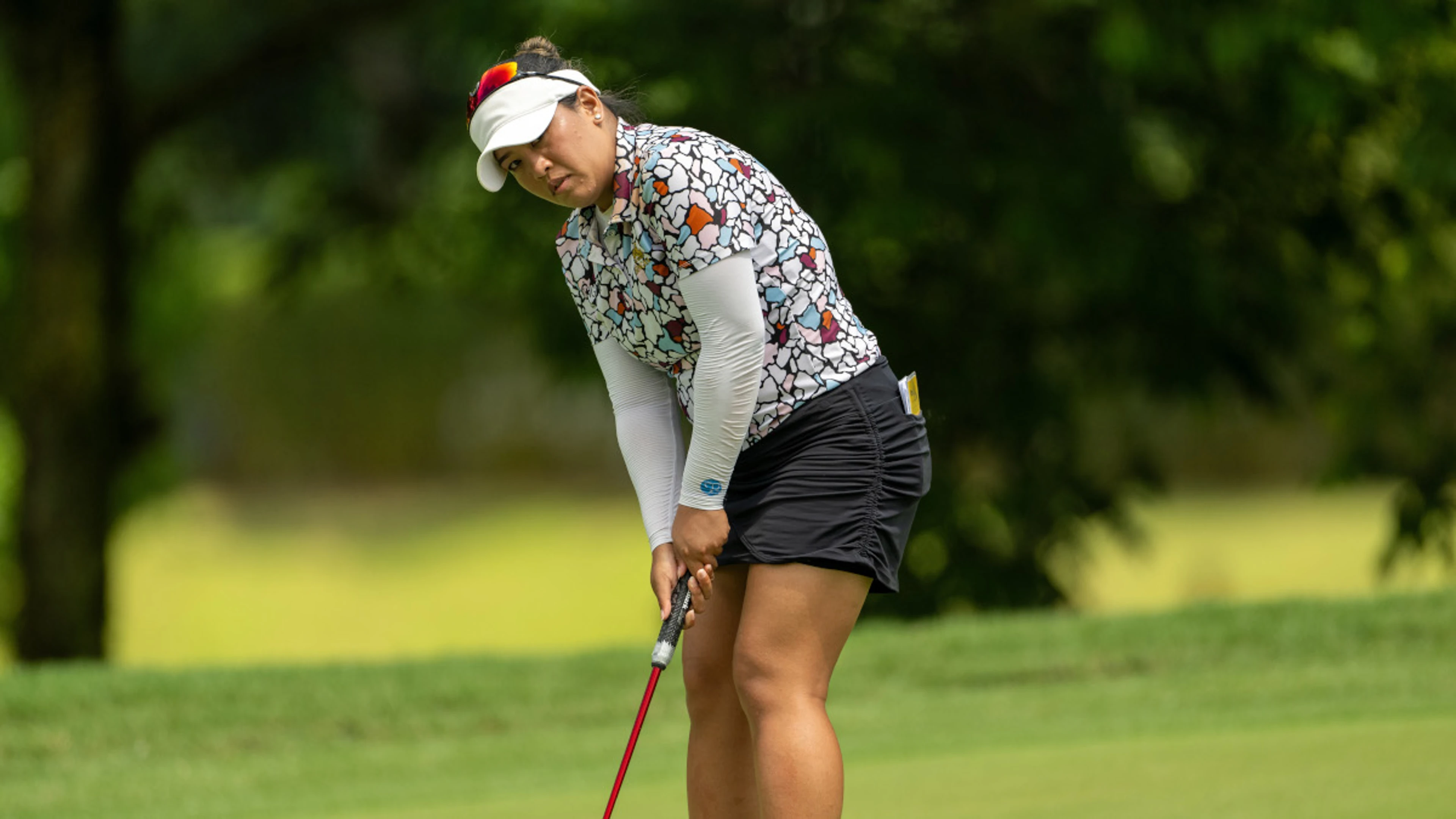 Suwannapura takes lead at rain-interrupted Maybank Championship