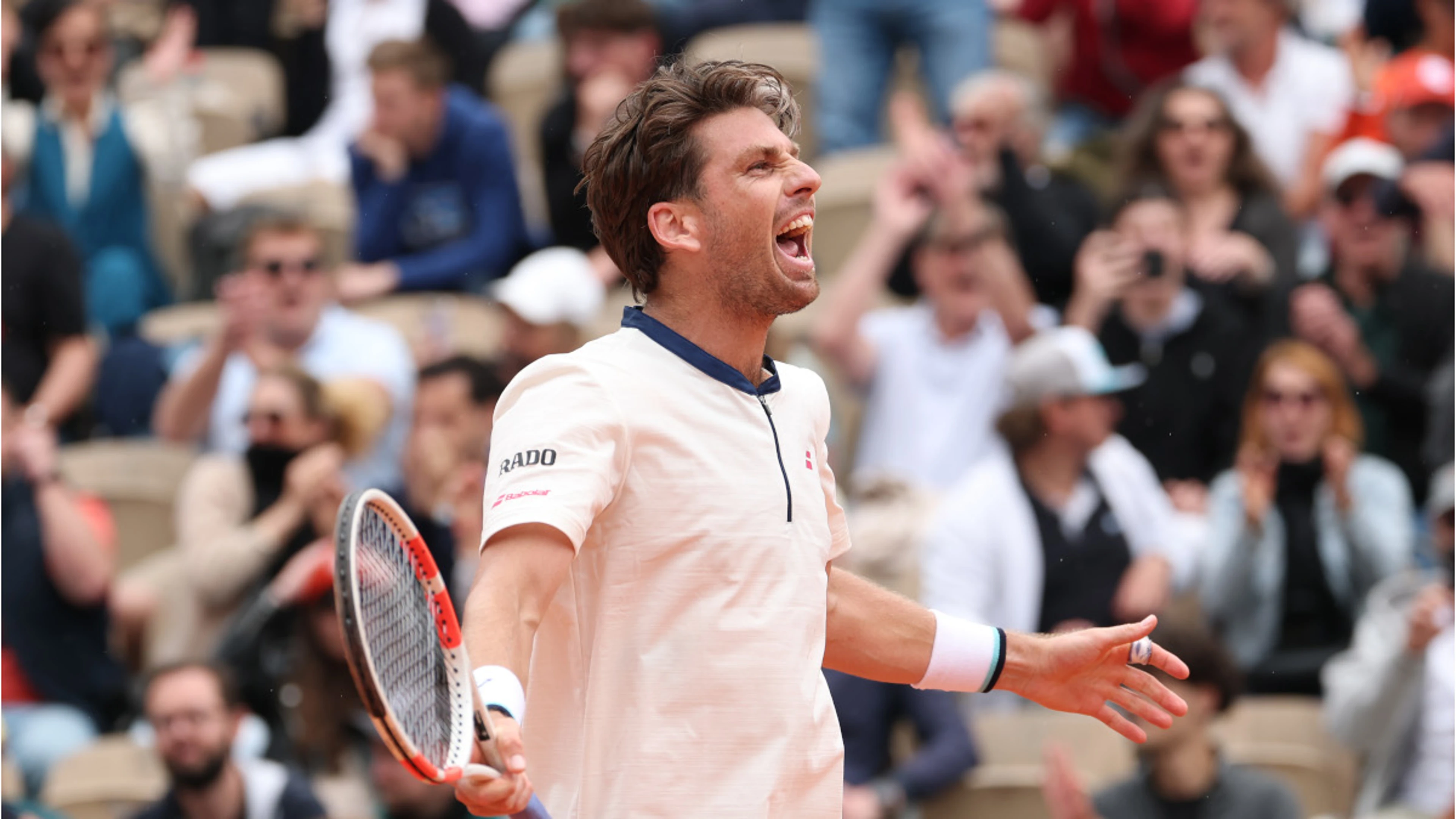Norrie shocks Medvedev to reach French Open second round