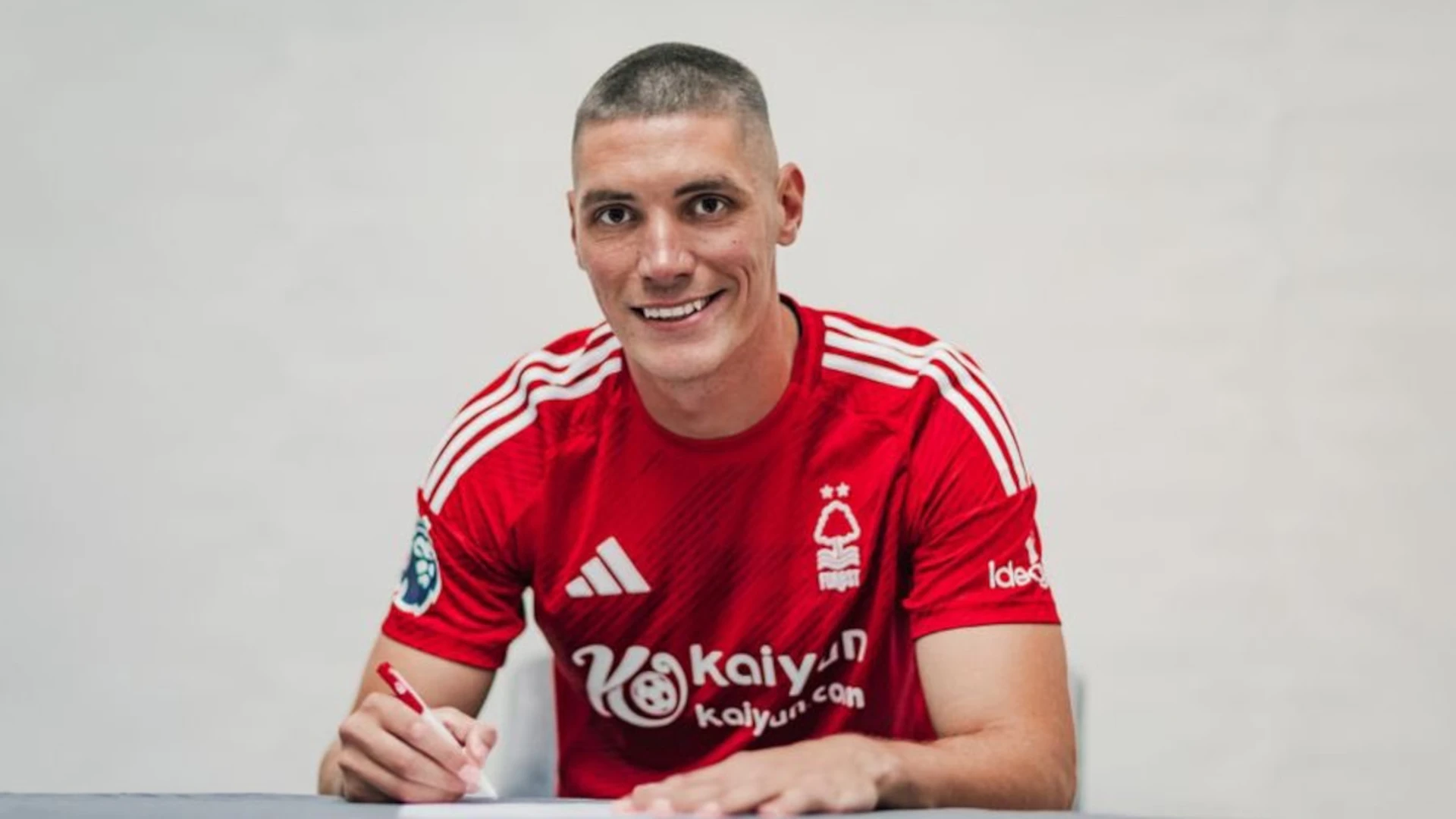 Nottingham Forest sign Serbia defender Milenkovic