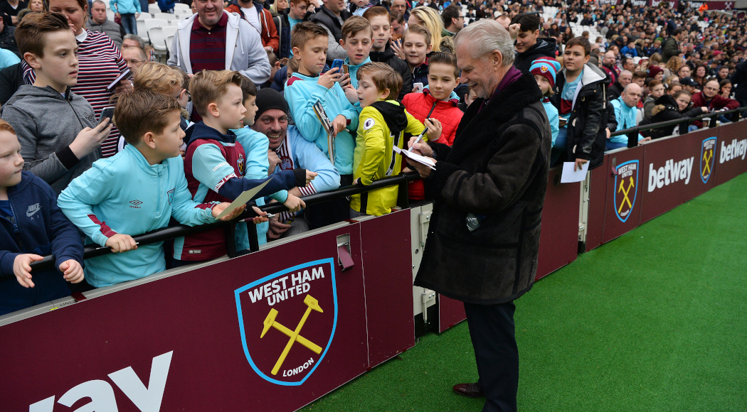 West Ham joint-chairman Gold dies at age 86