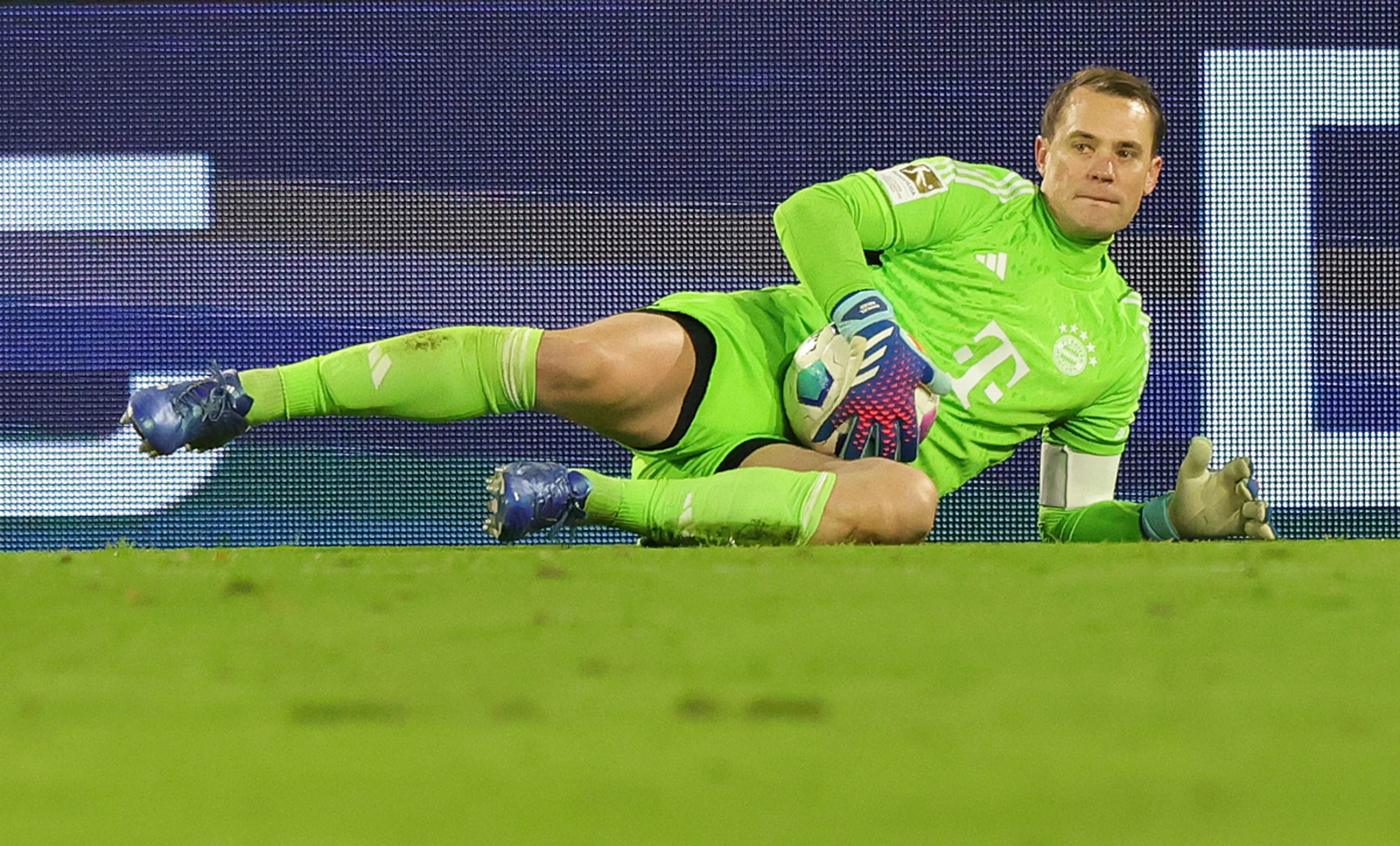 Neuer signs new Bayern deal aged 37