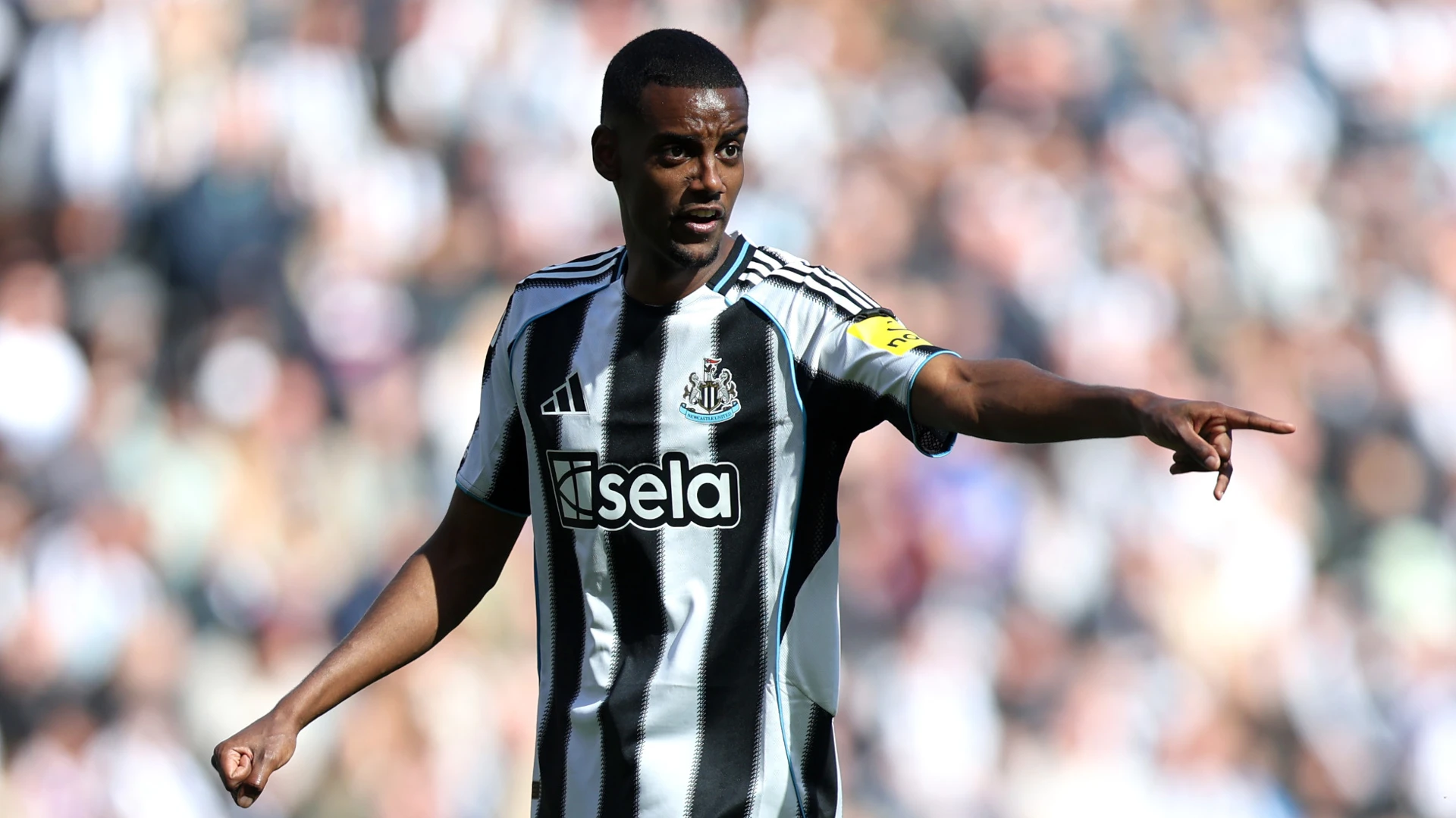 Newcastle still coping with fallout from Isak exit - Howe