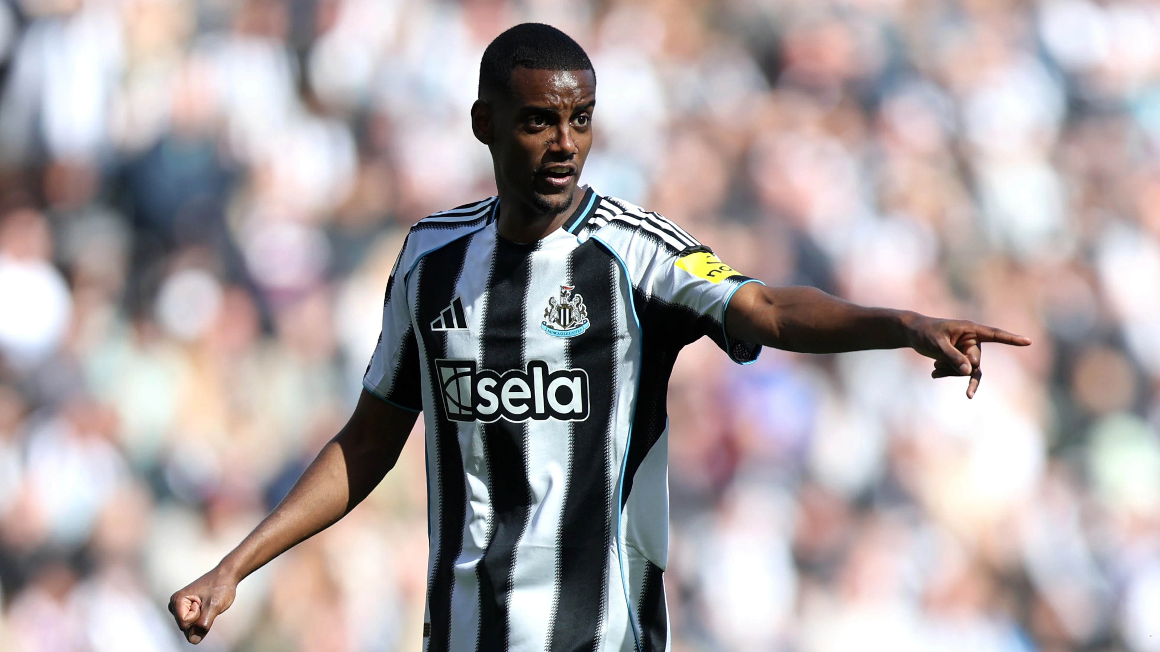 Newcastle still coping with fallout from Isak exit - Howe