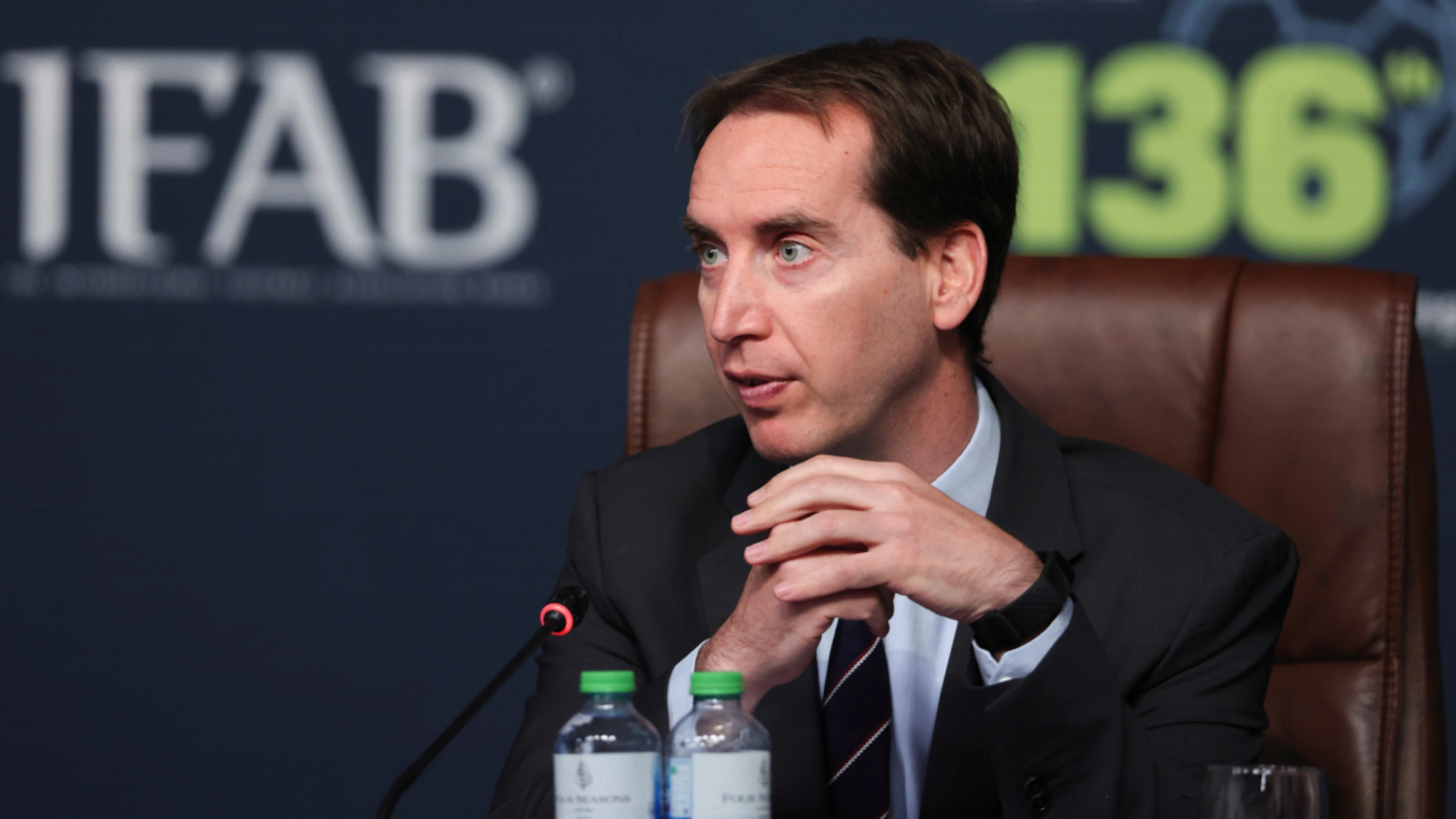 English clubs to sign players who don't meet permit requirements