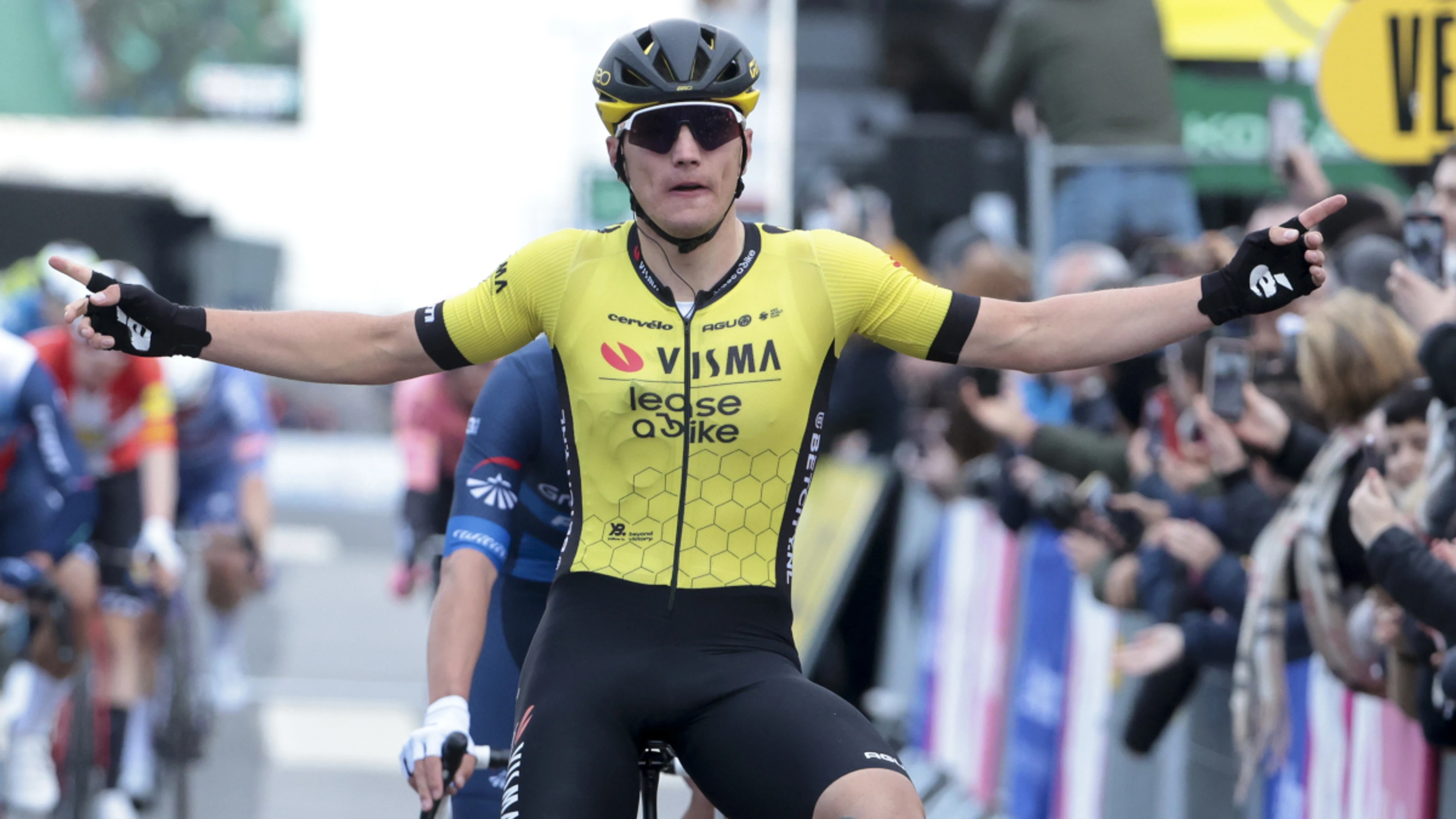 Visma's Kooij wins Giro stage on Napoli seafront