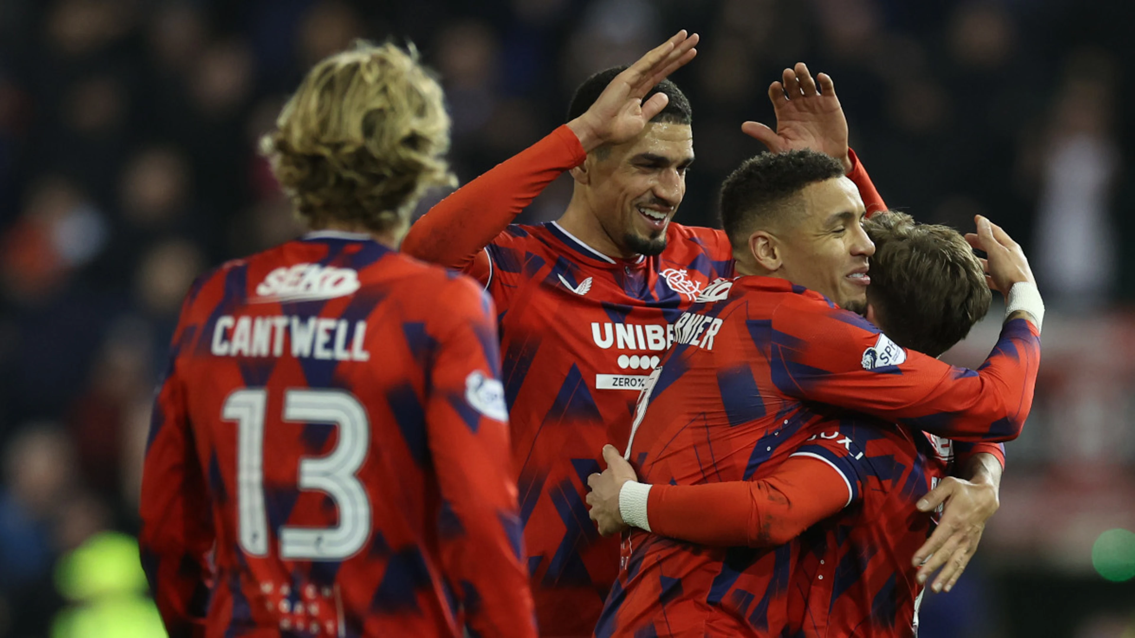 Rangers beat Hibs to close gap on leaders Celtic