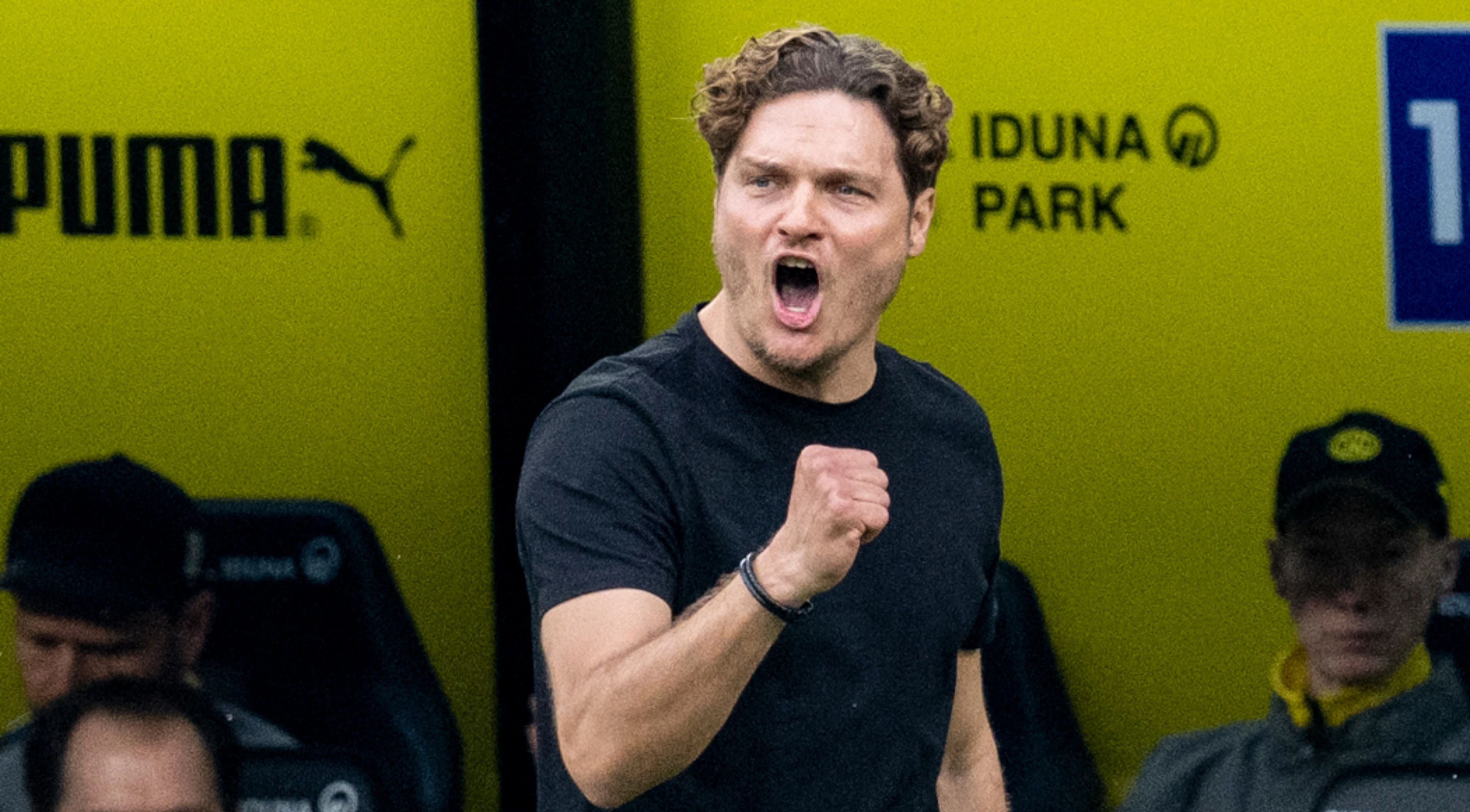 Dortmund turn to Schalke to keep title dream alive