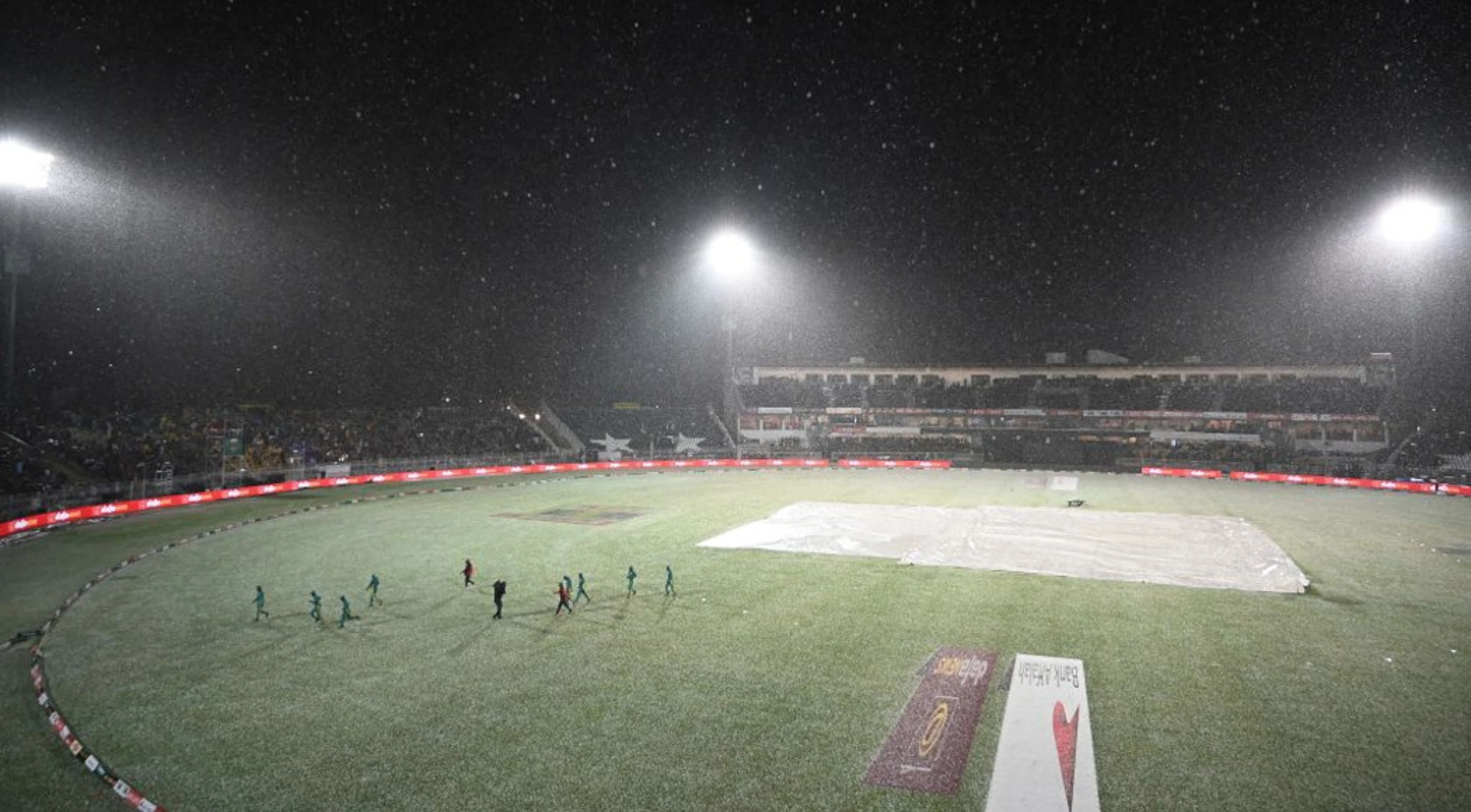 Hailstorm ends Pakistan-New Zealand Twenty20 after Chapman blitz