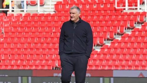 Birmingham hire Mowbray to replace sacked Rooney