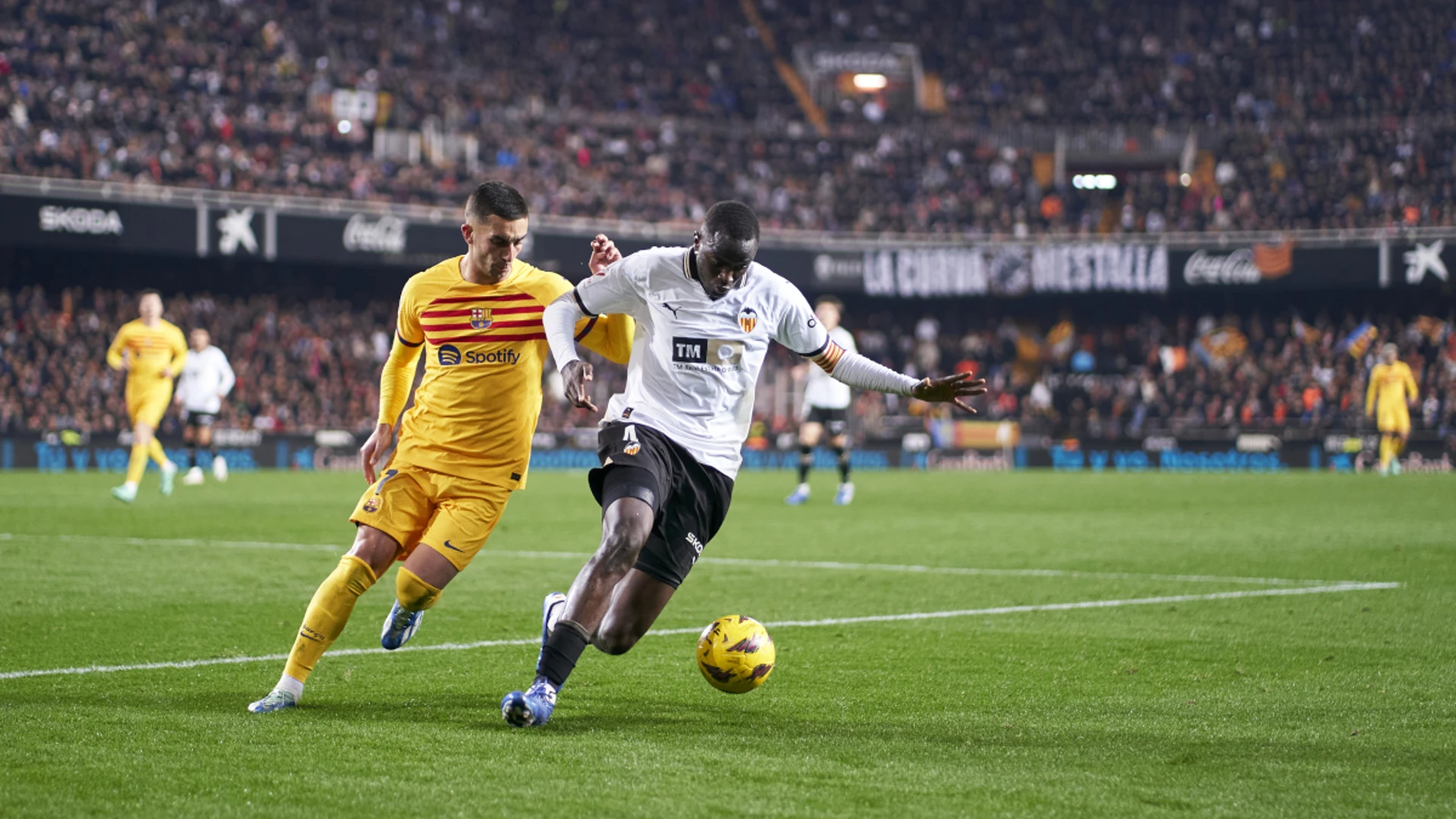 LaLiga champions Barca held at Valencia