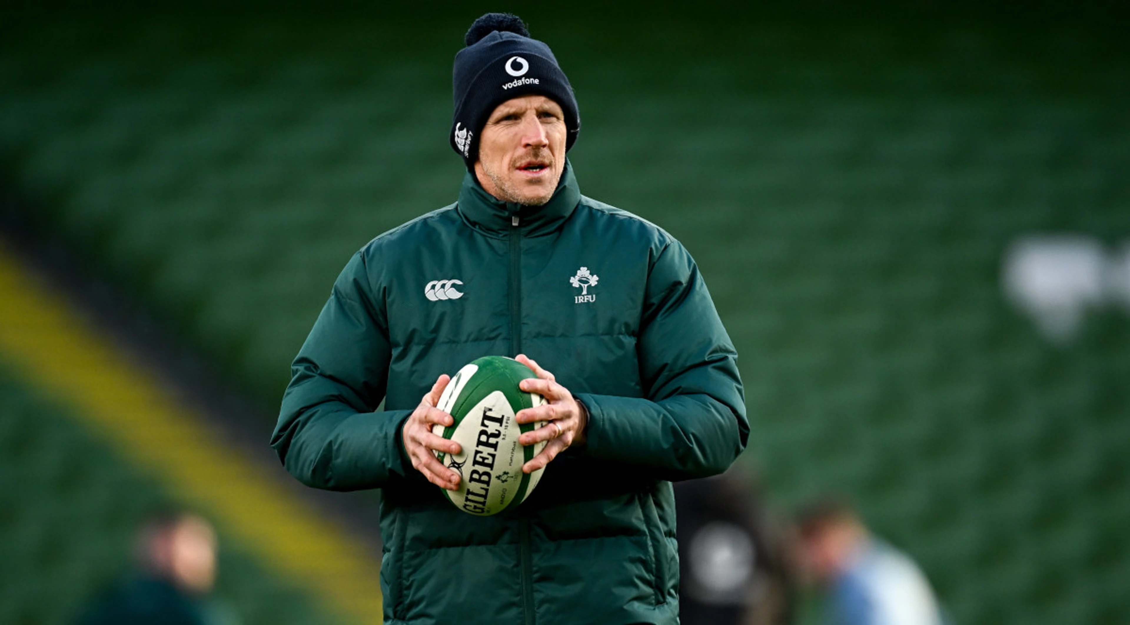 Easterby sticks by Six Nations-winning veterans in first Irish squad