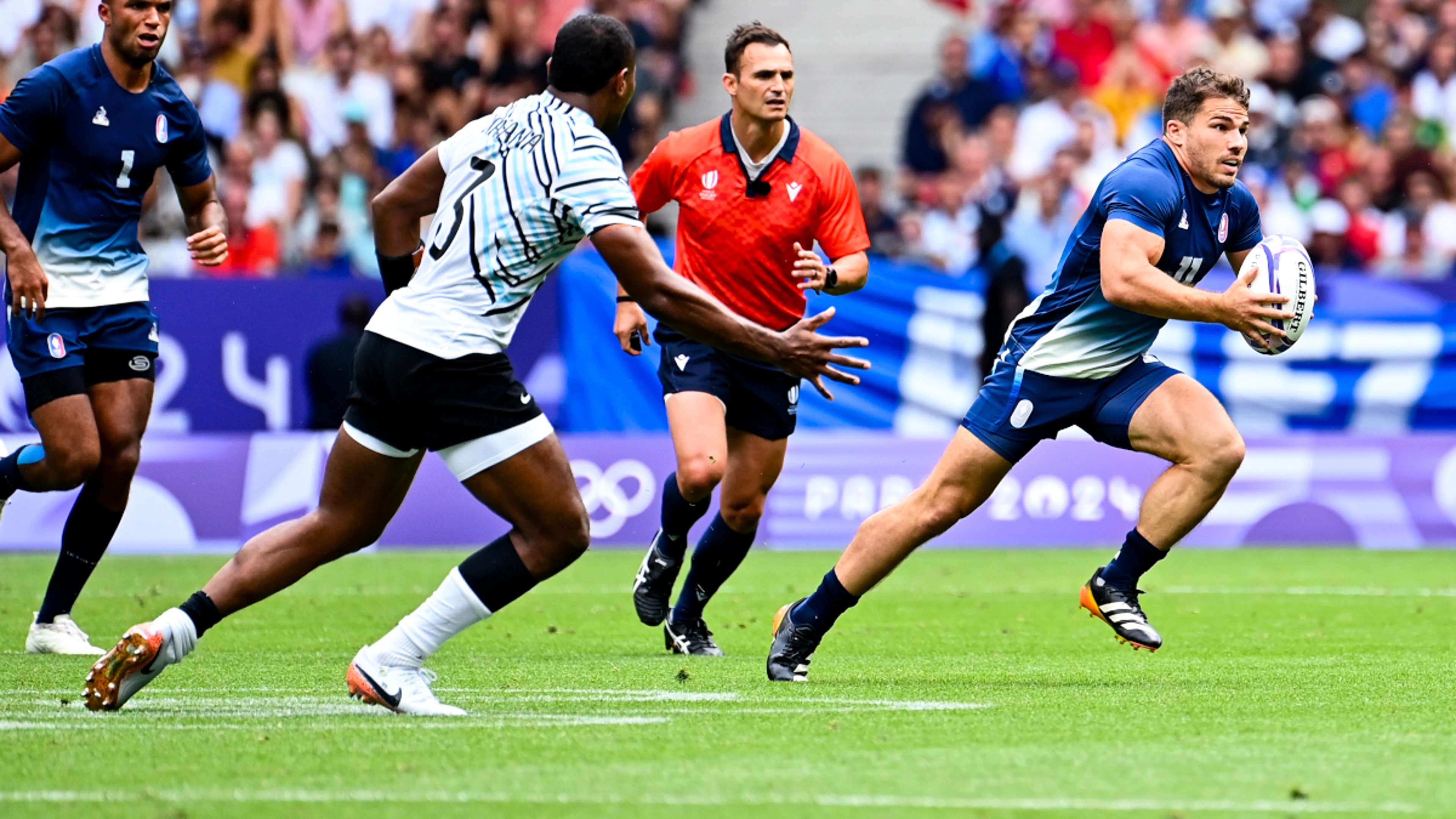 Dazzling Fiji down France in Olympic rugby sevens