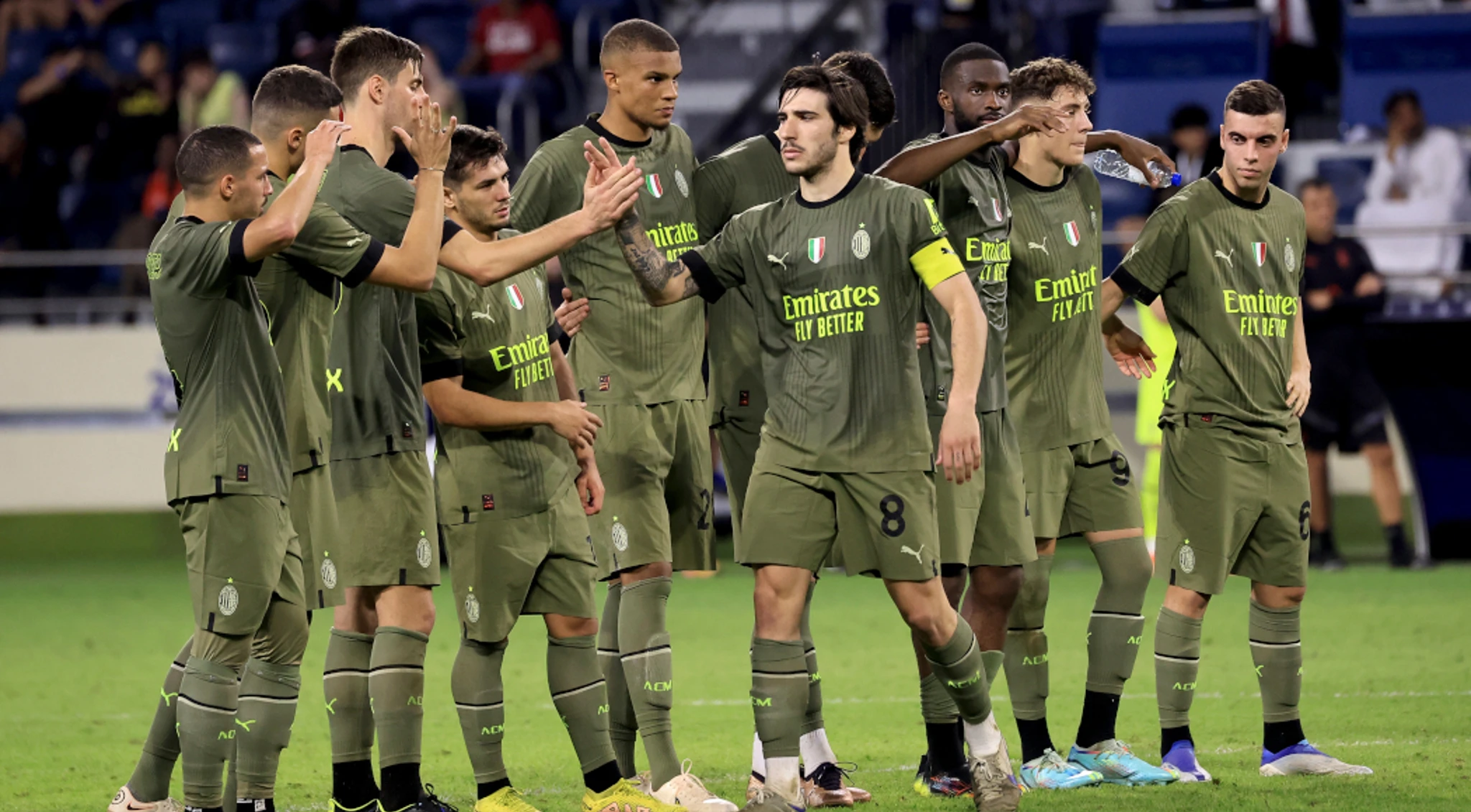 AC Milan score richer sponsorship deal with Emirates
