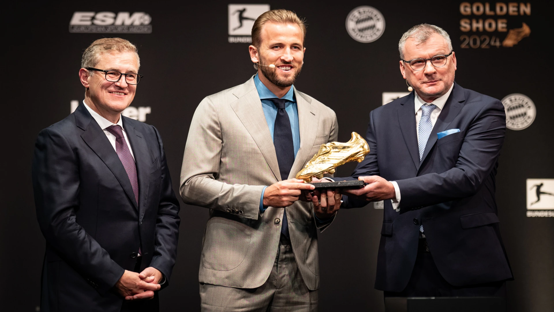 Kane receives European Golden Shoe in Munich